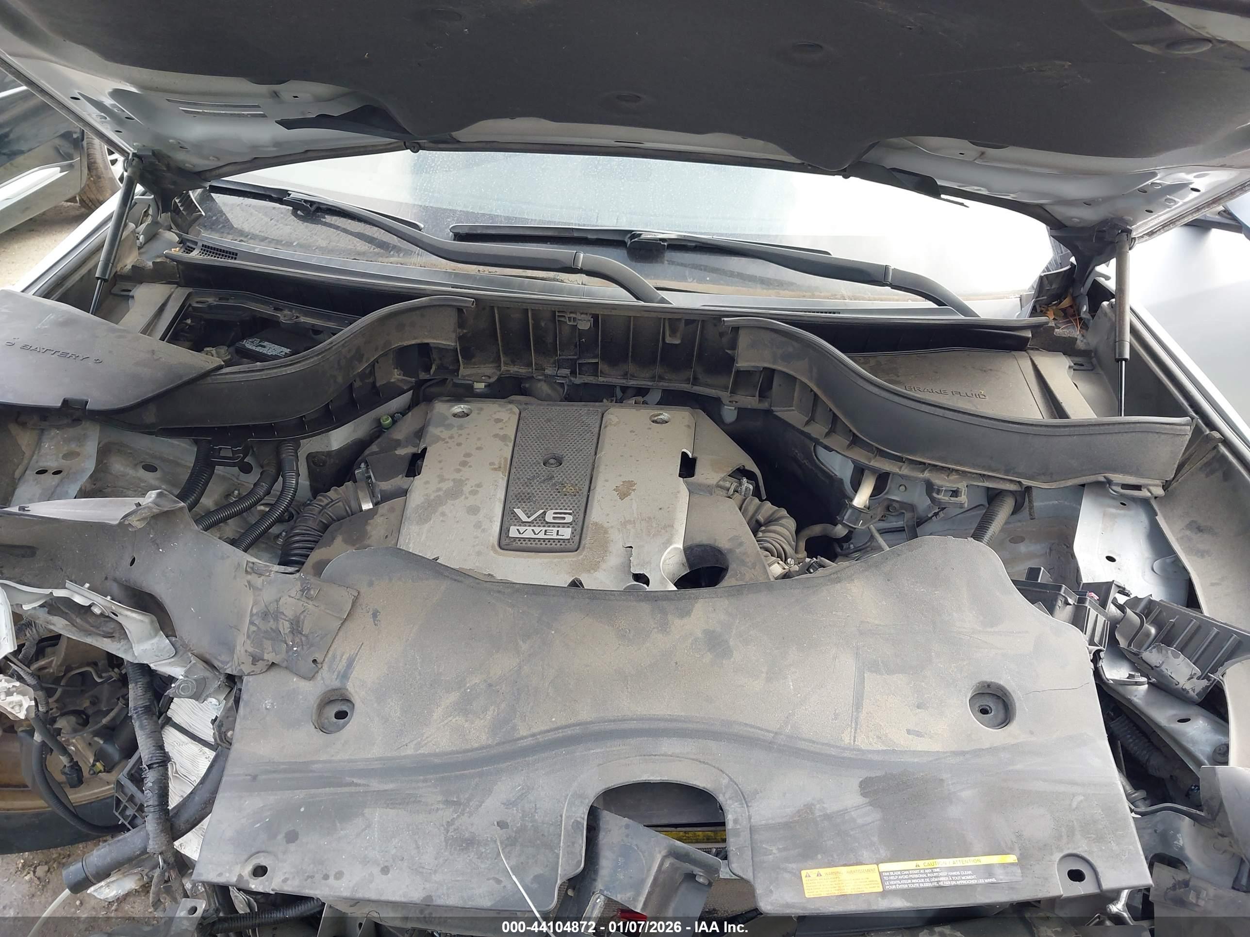 INFINITI QX70 image 10