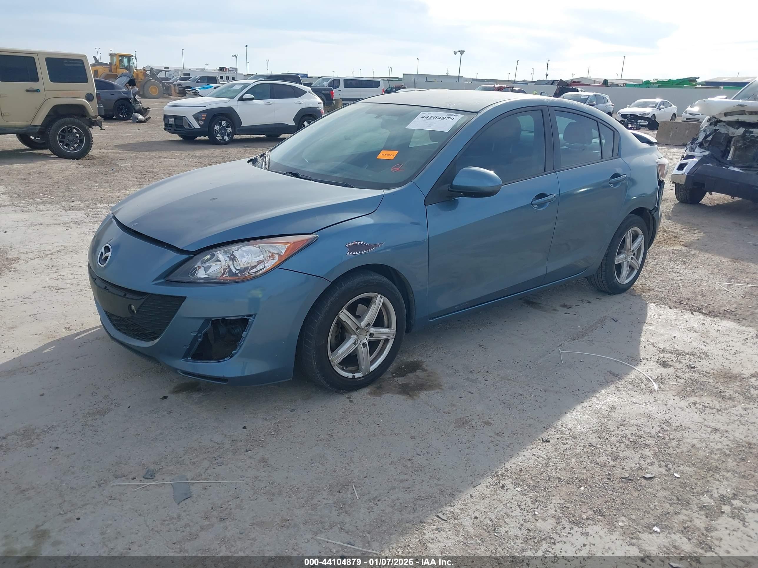 MAZDA MAZDA3 image 2