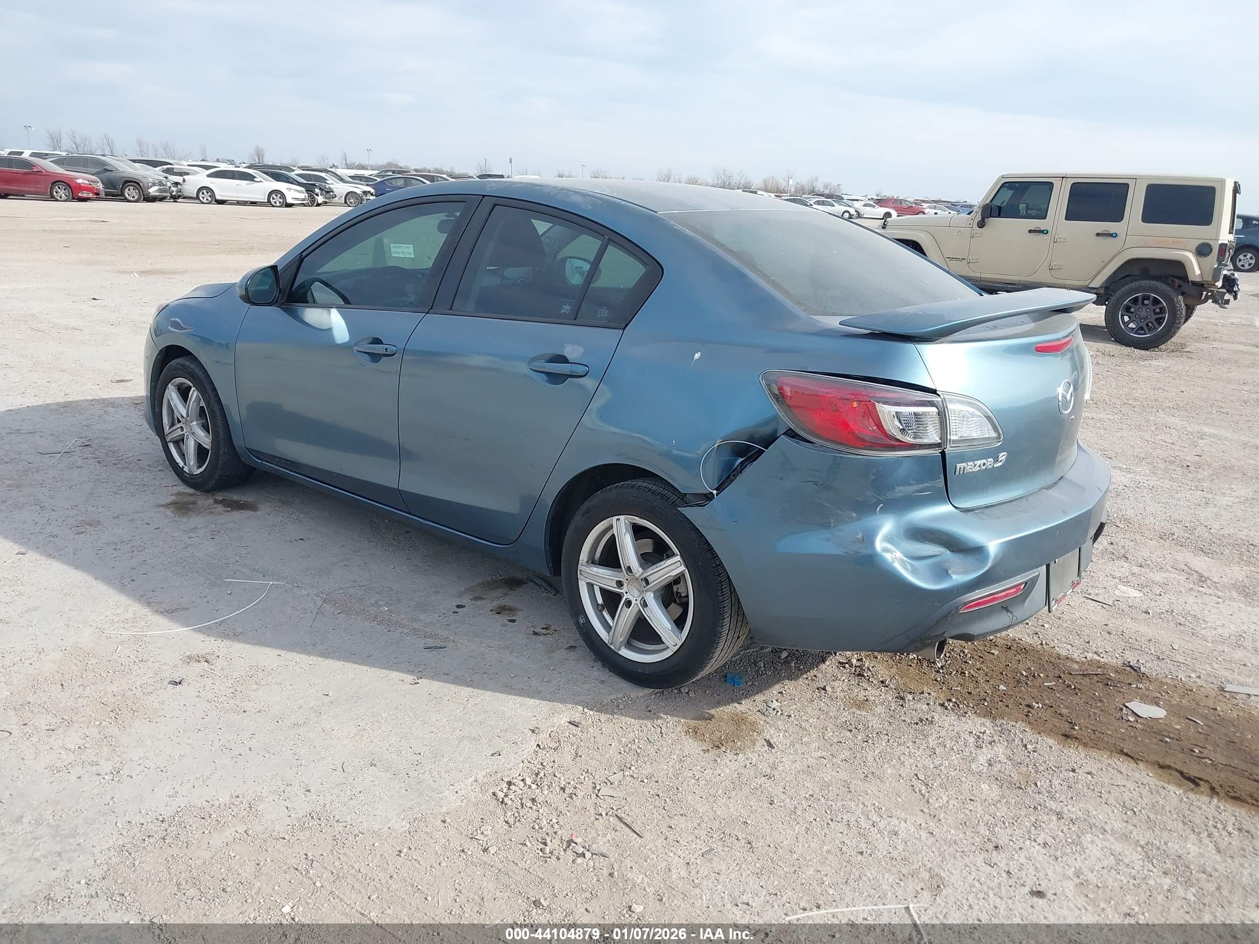 MAZDA MAZDA3 image 3