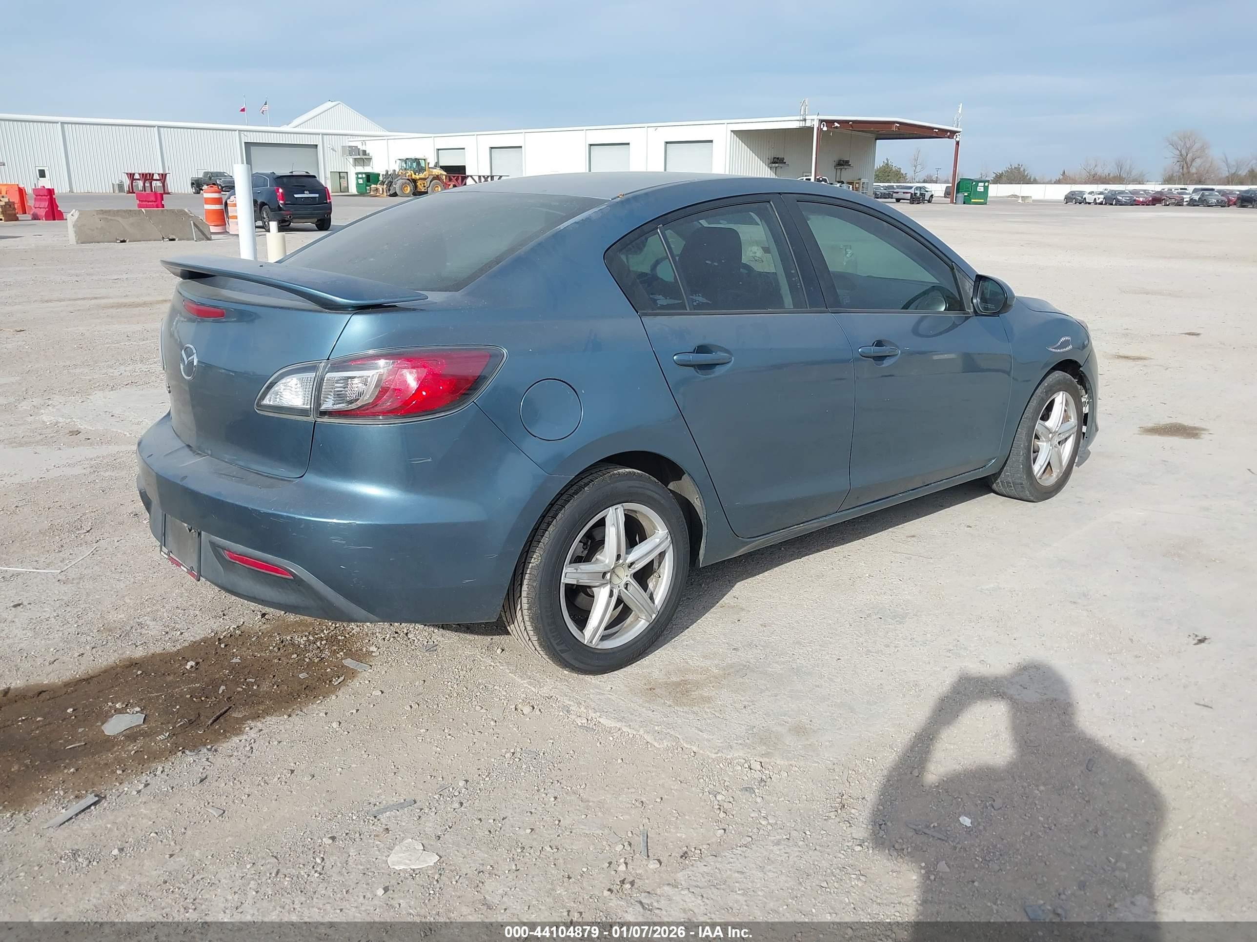 MAZDA MAZDA3 image 4