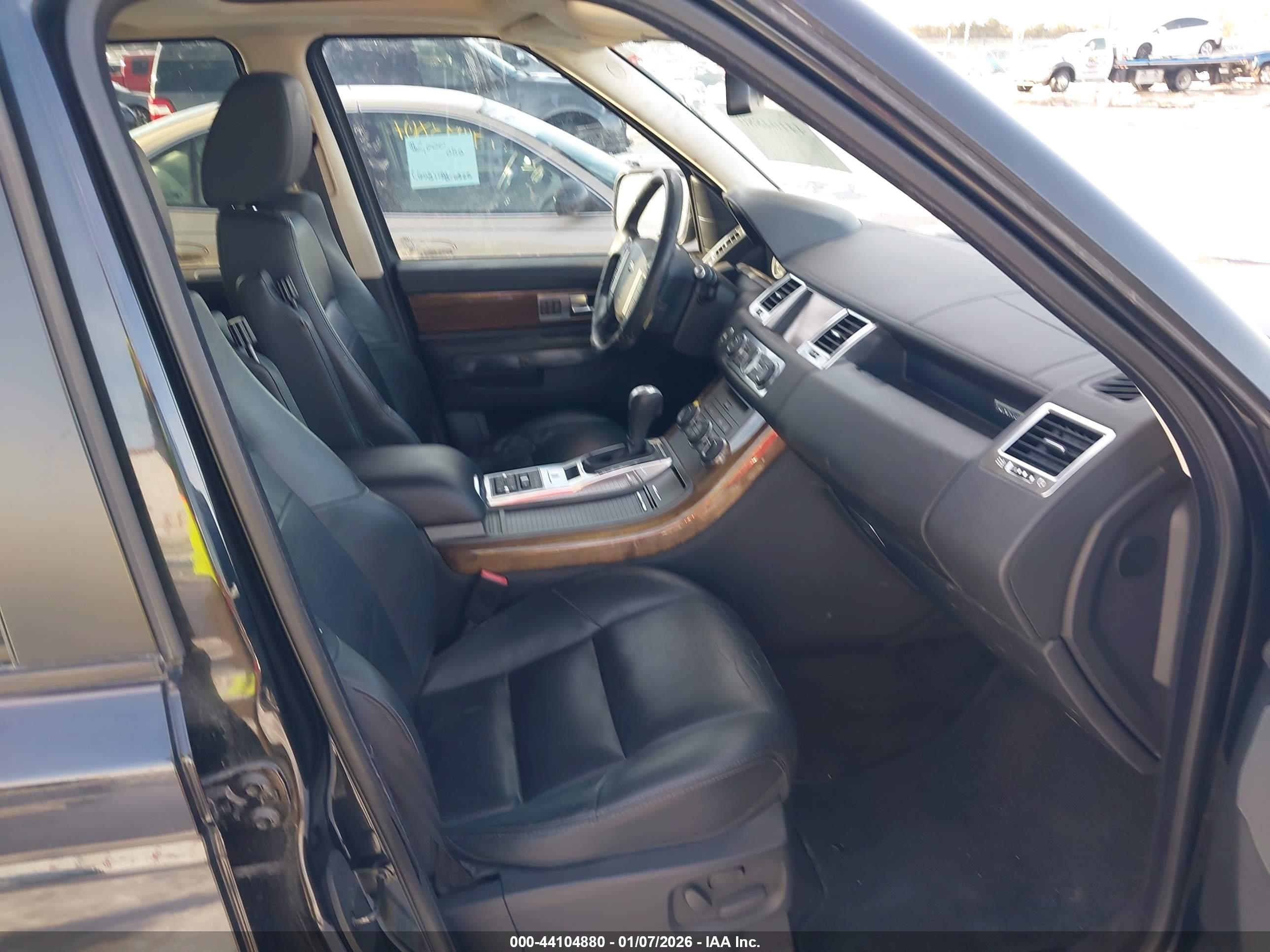 LAND ROVER image 5