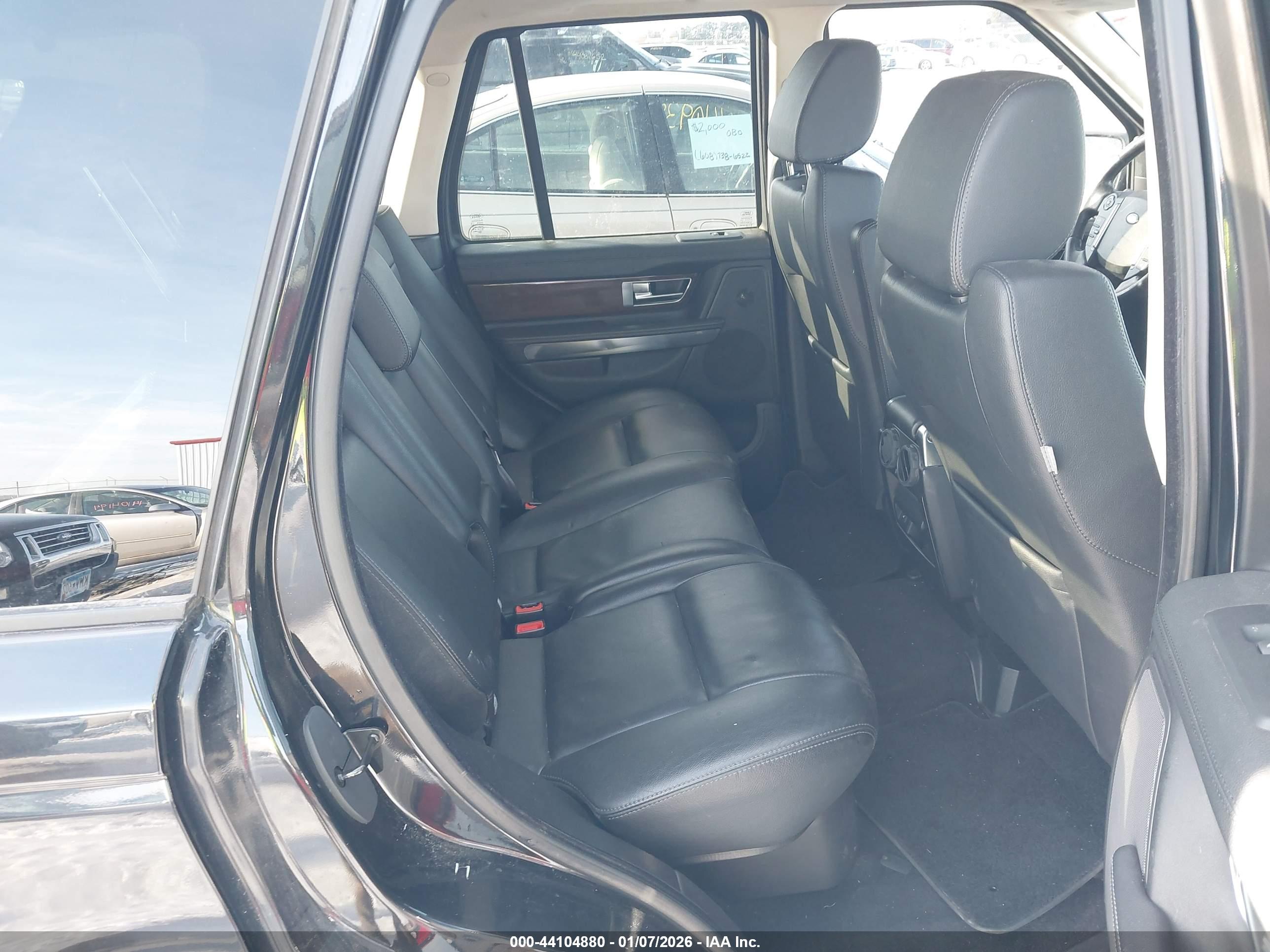 LAND ROVER image 8