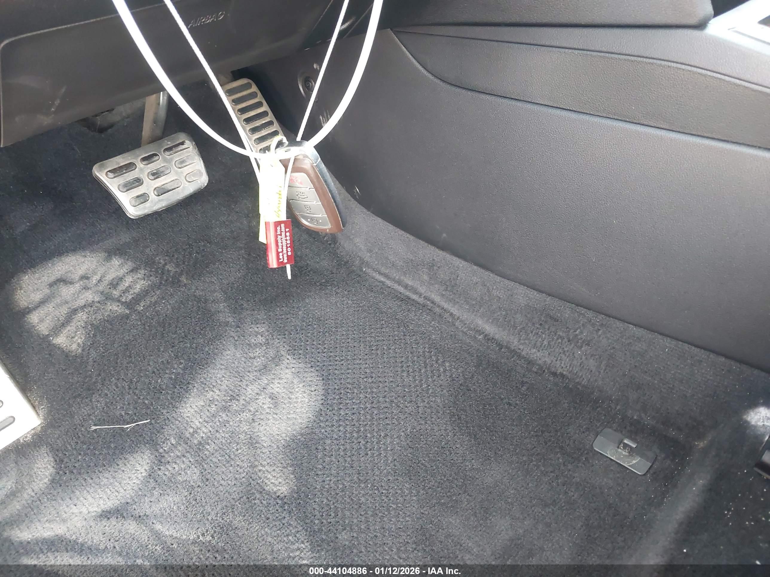 HYUNDAI ELANTRA image 11