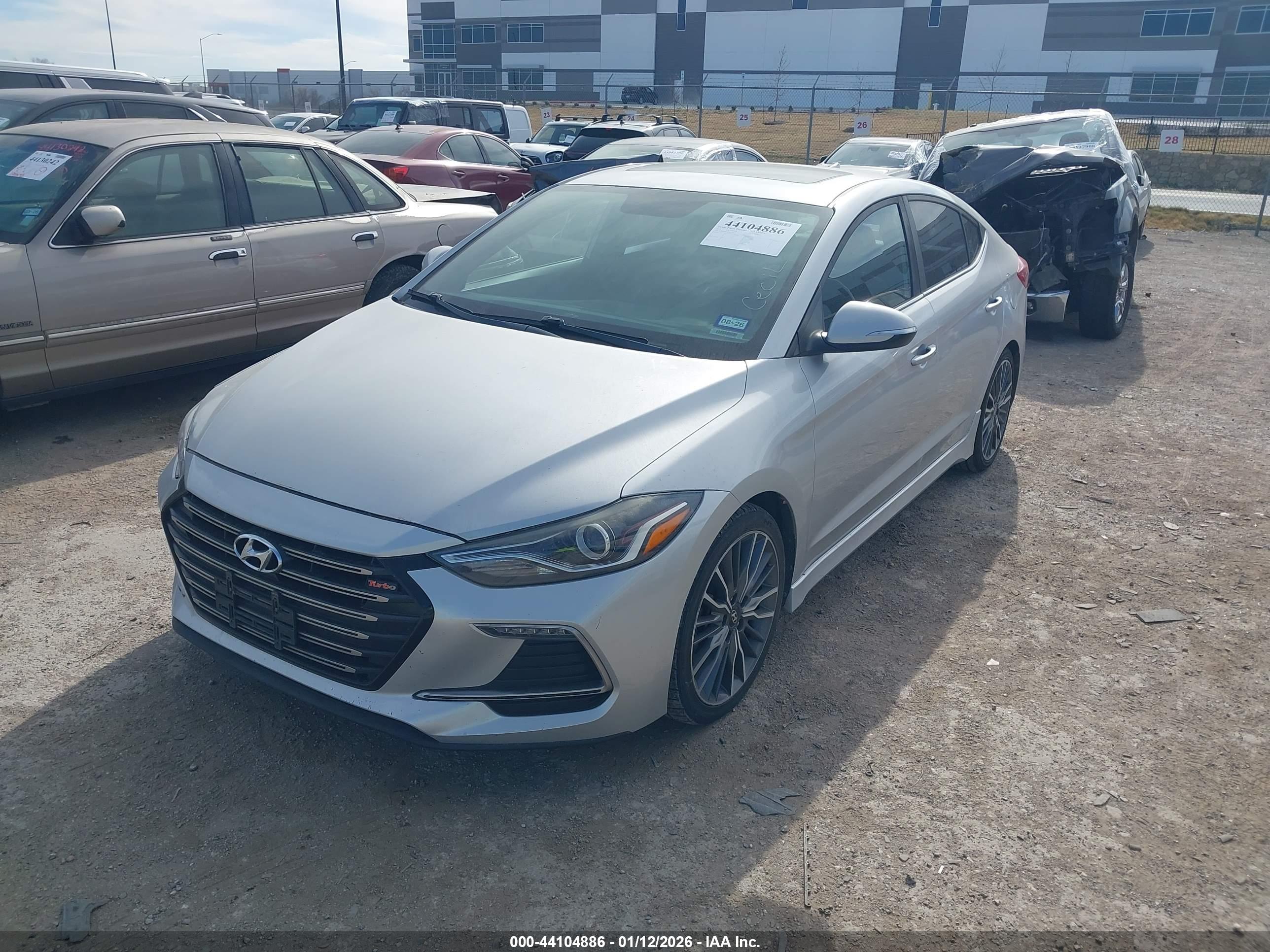 HYUNDAI ELANTRA image 2