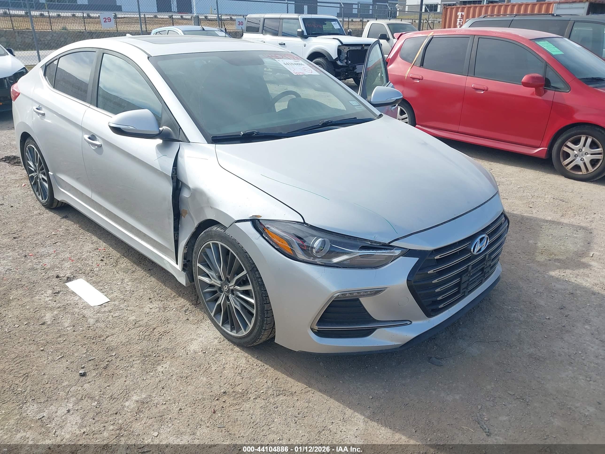 HYUNDAI ELANTRA image 6