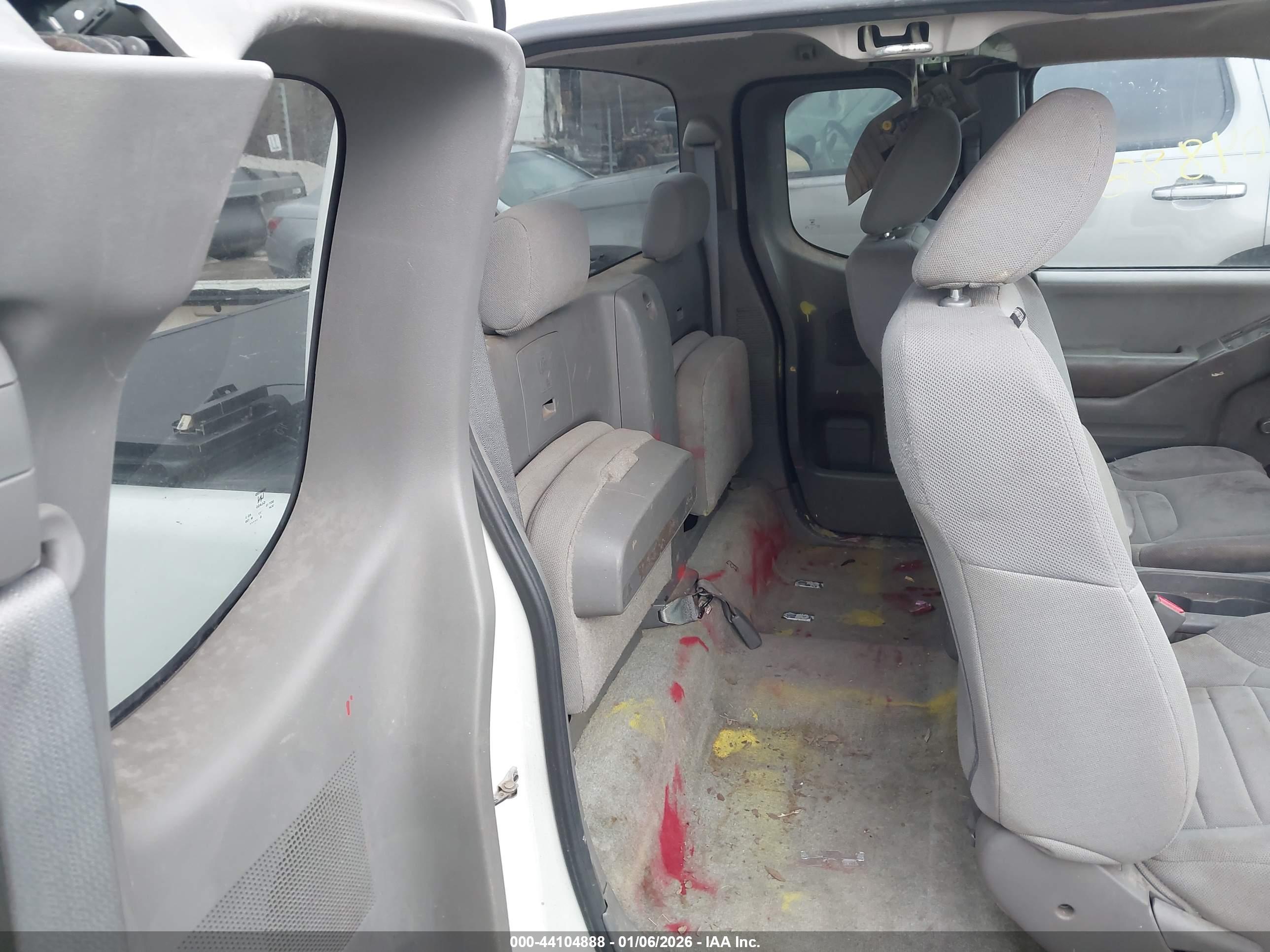 NISSAN FRONTIER image 8