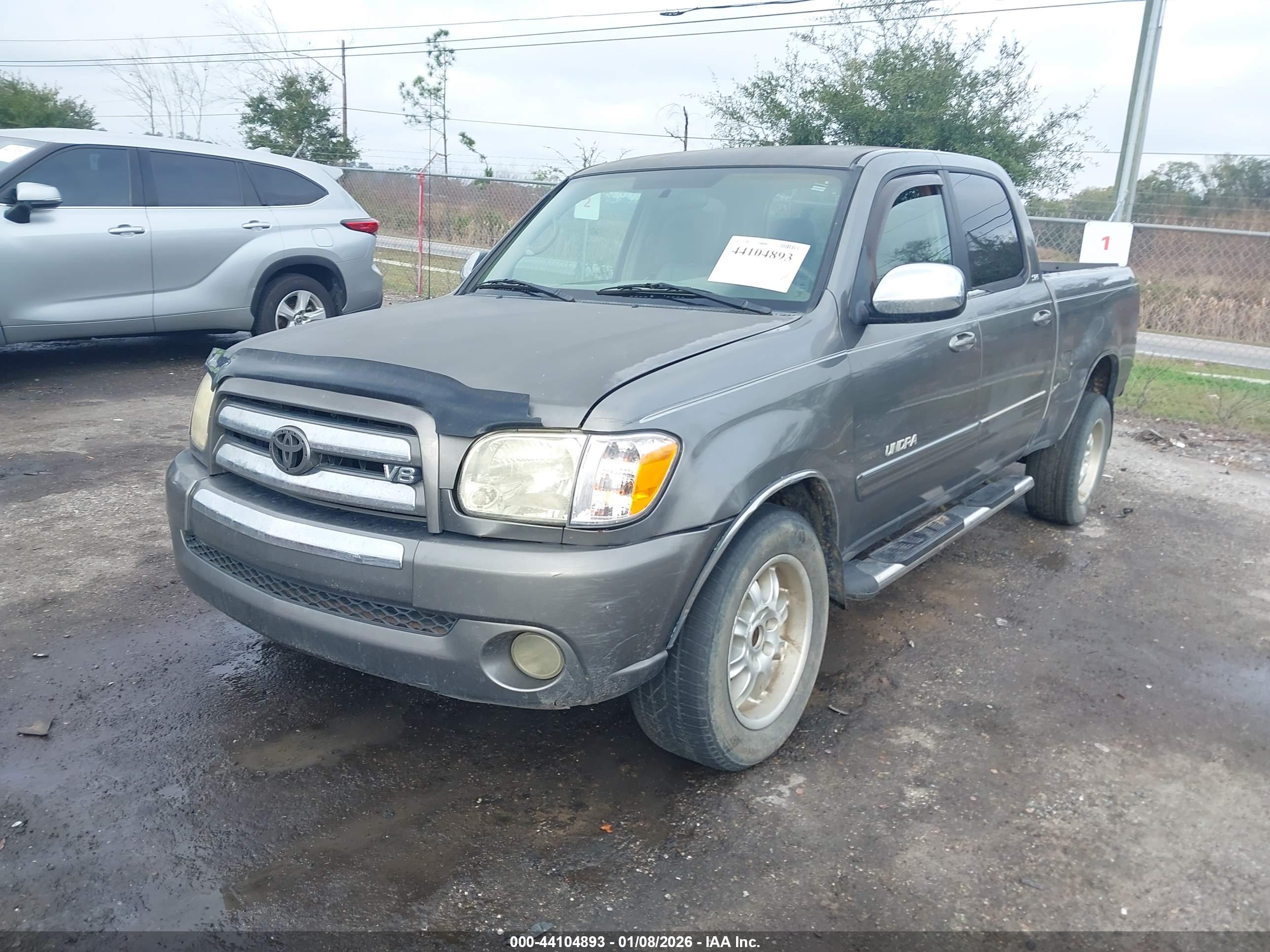 TOYOTA TUNDRA image 2
