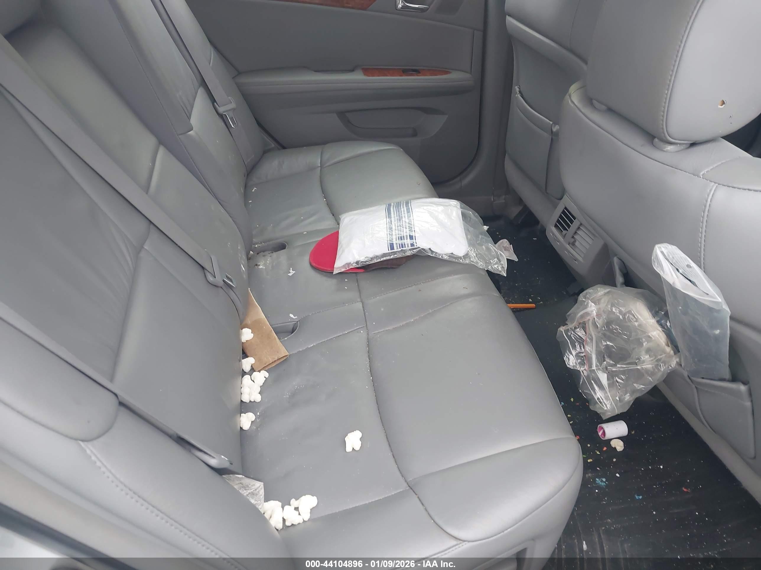 TOYOTA AVALON image 8