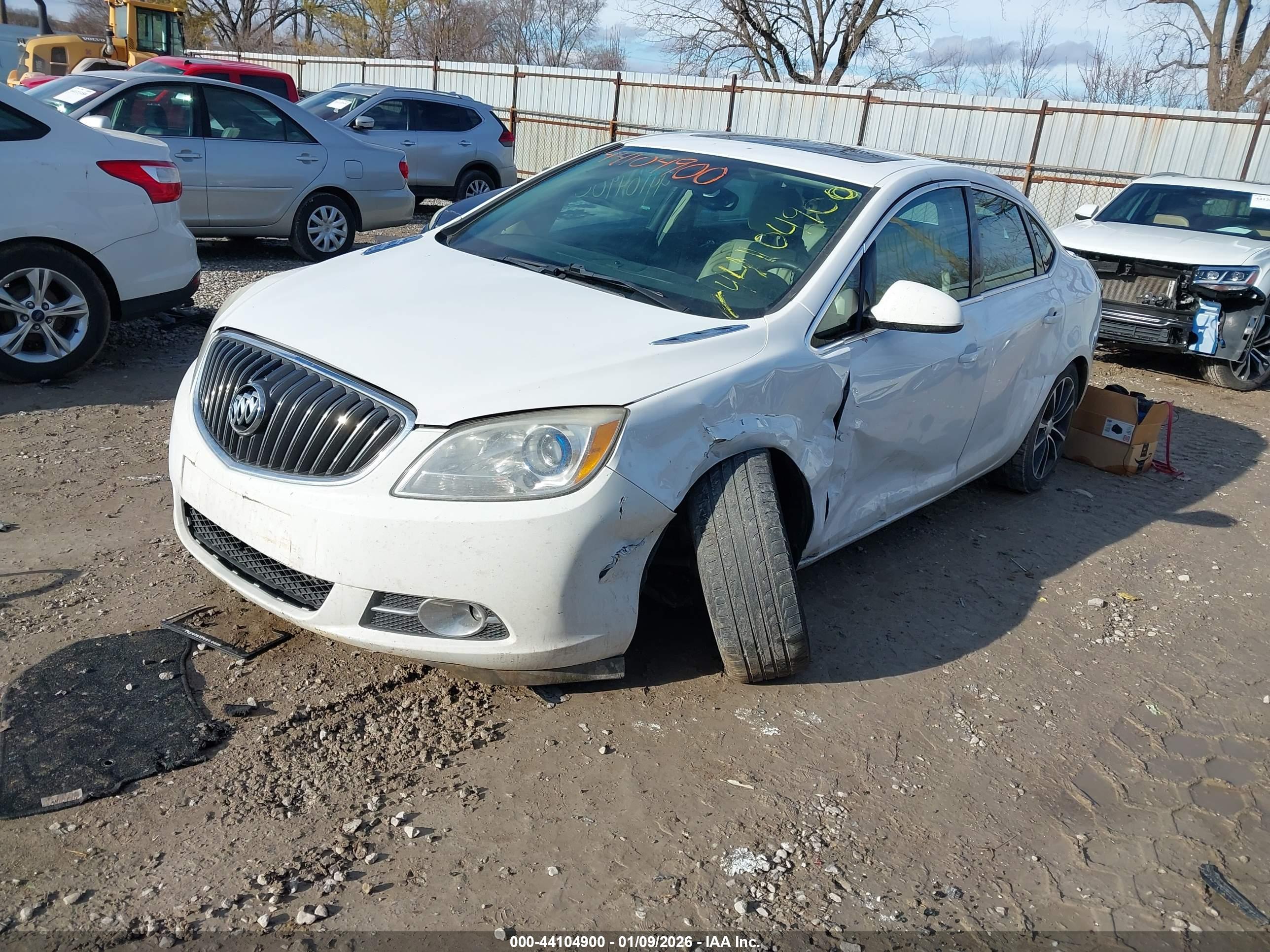 BUICK VERANO image 2