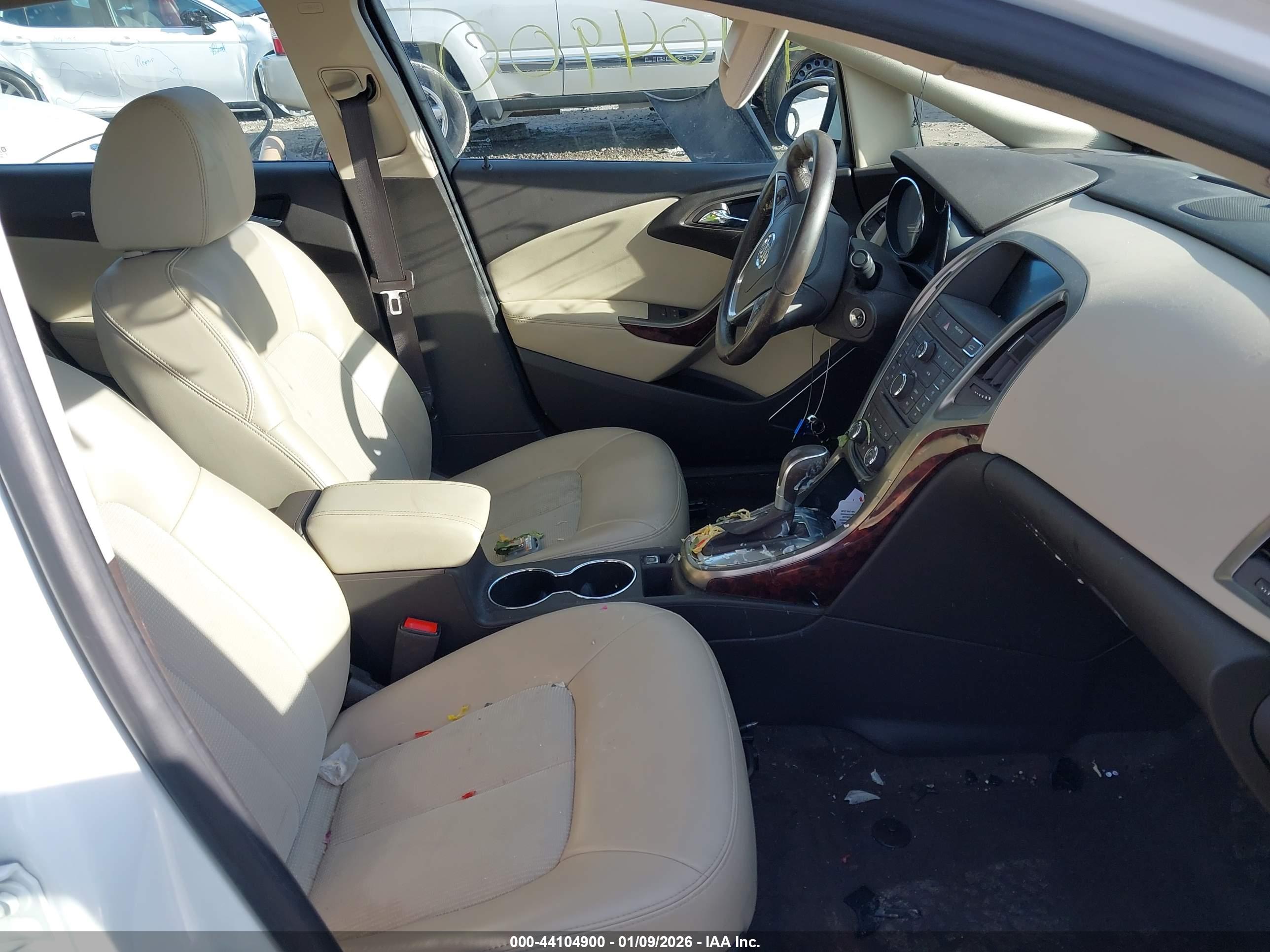 BUICK VERANO image 5