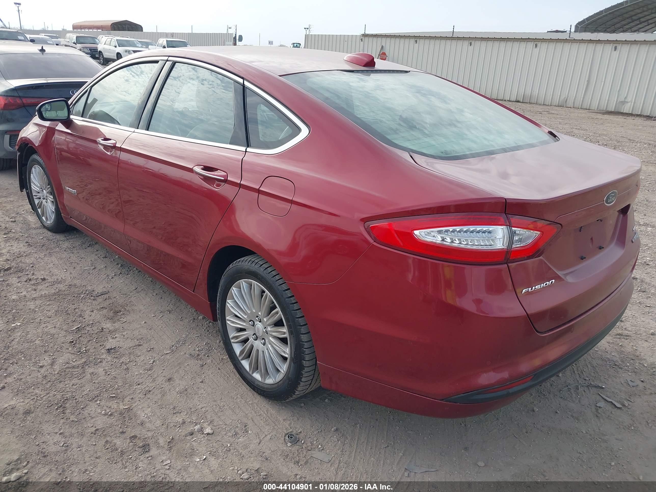 FORD FUSION image 3