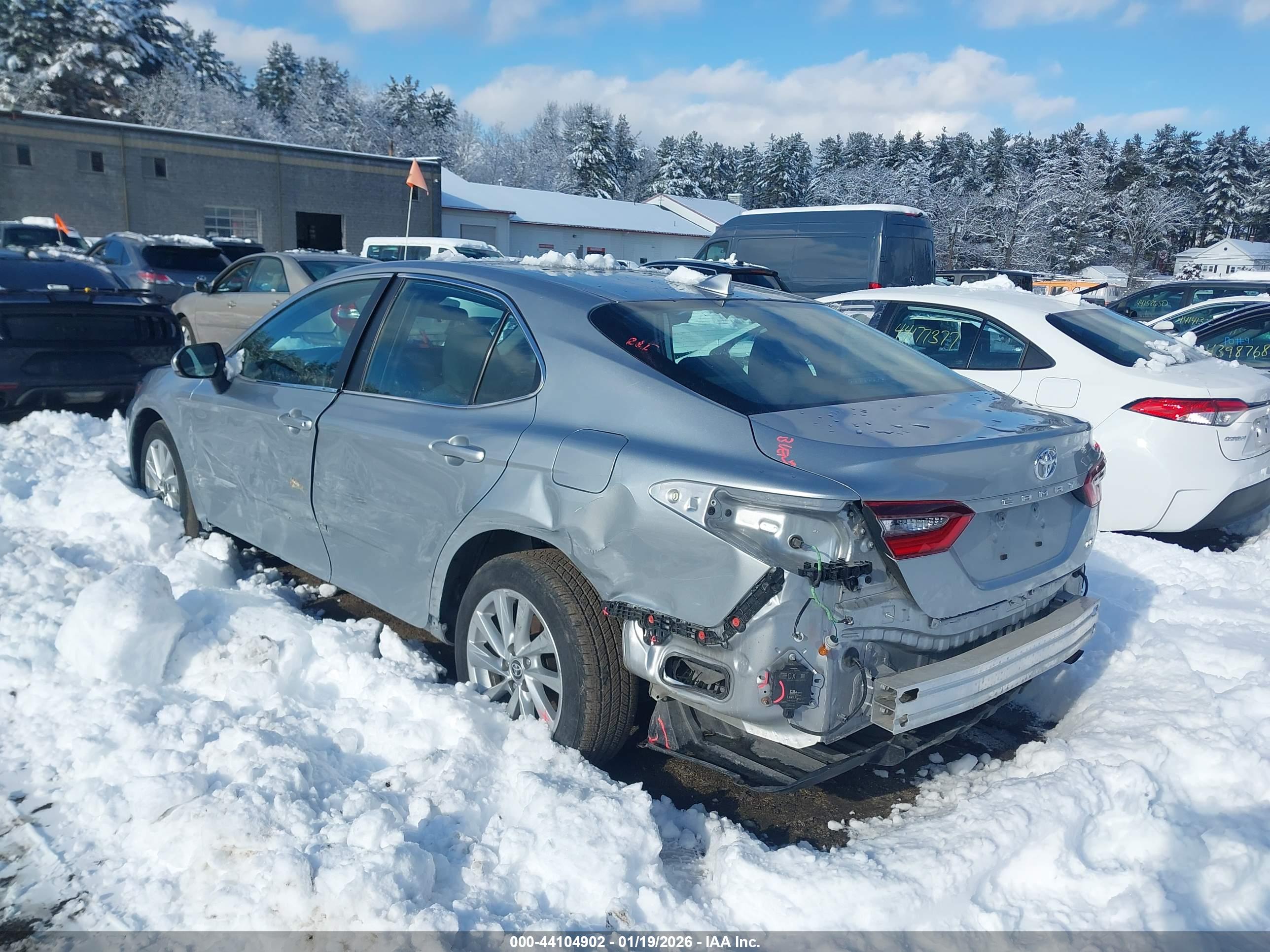 TOYOTA CAMRY image 3
