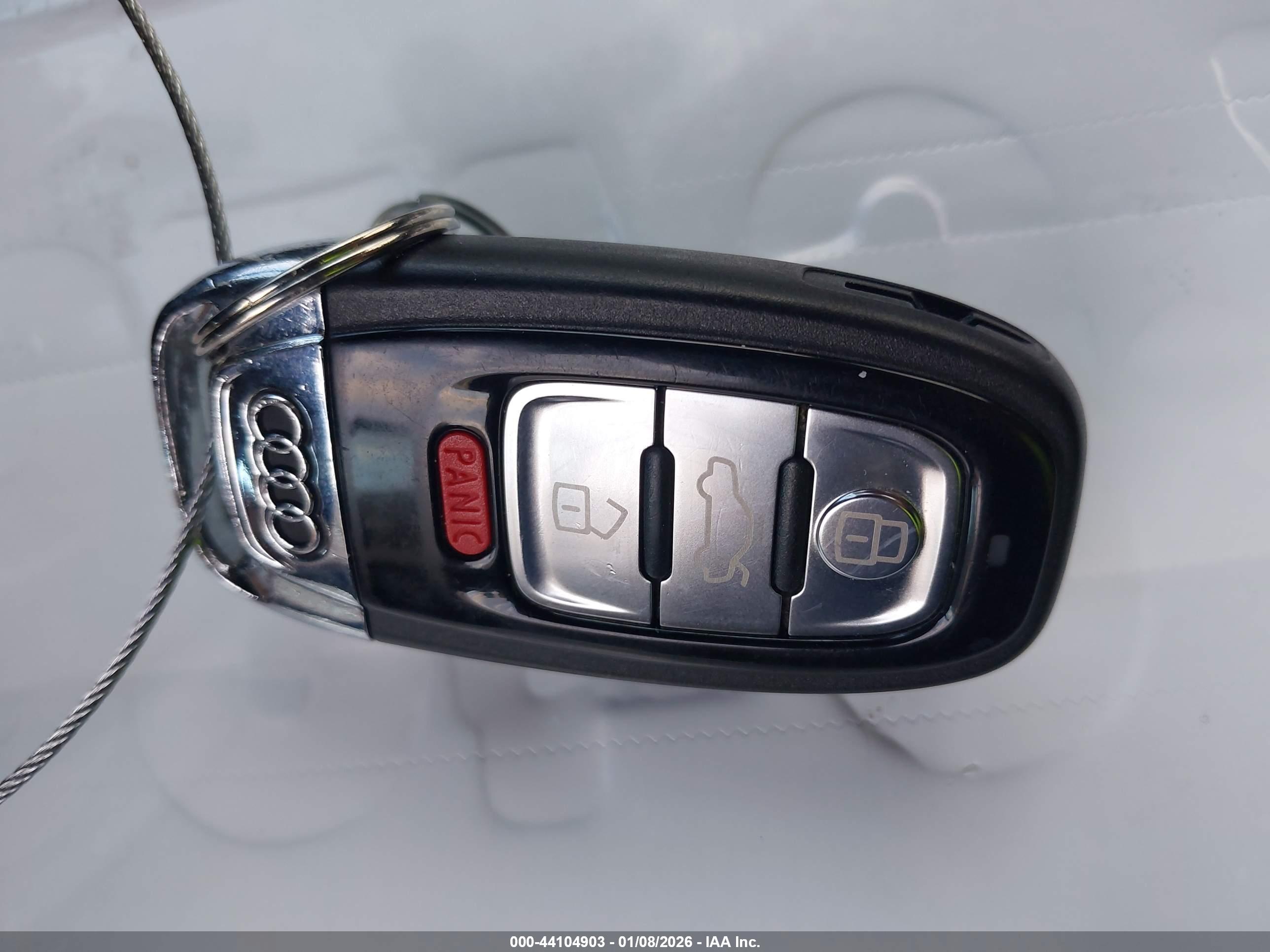 AUDI A8 image 11