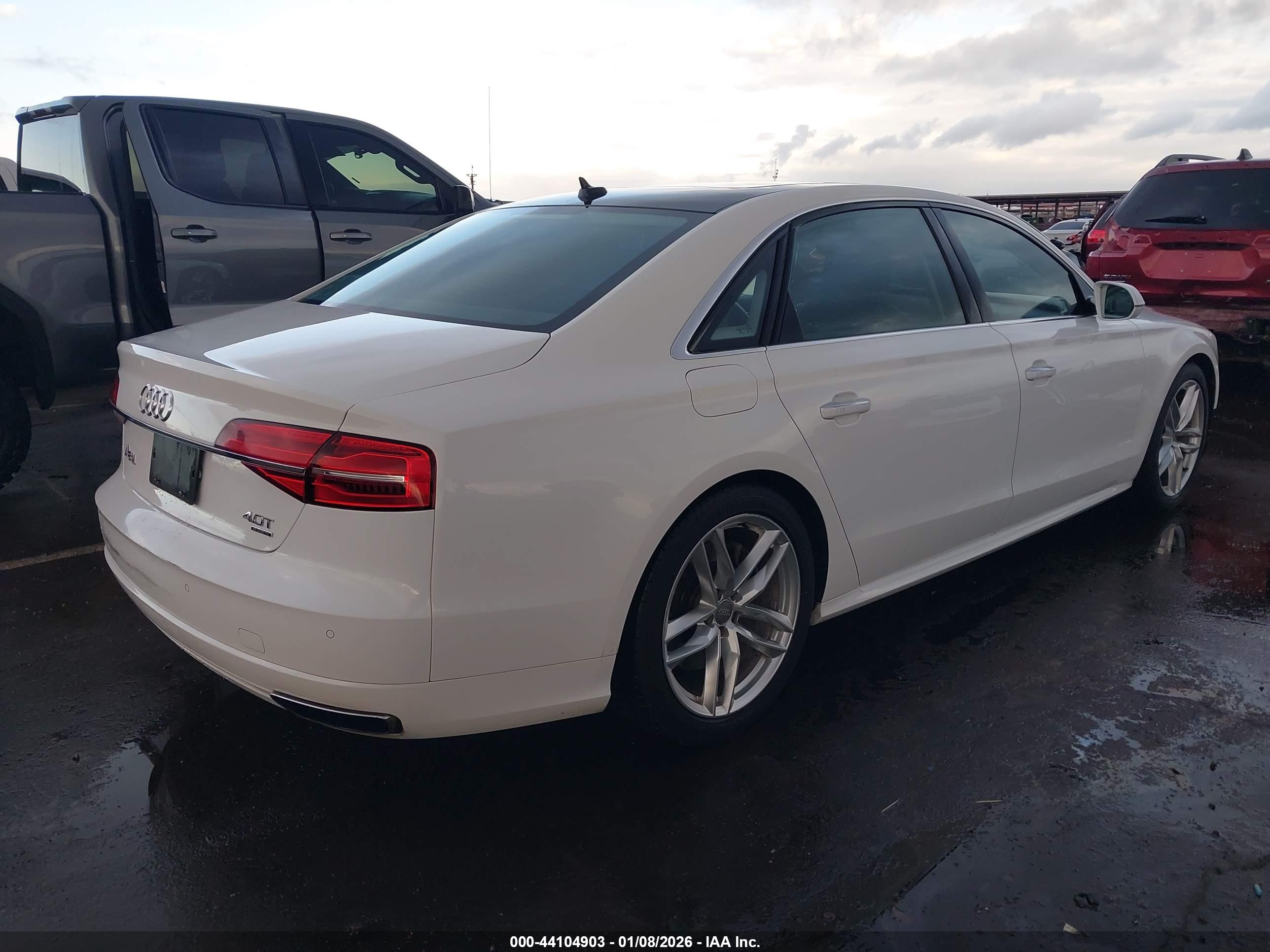 AUDI A8 image 4