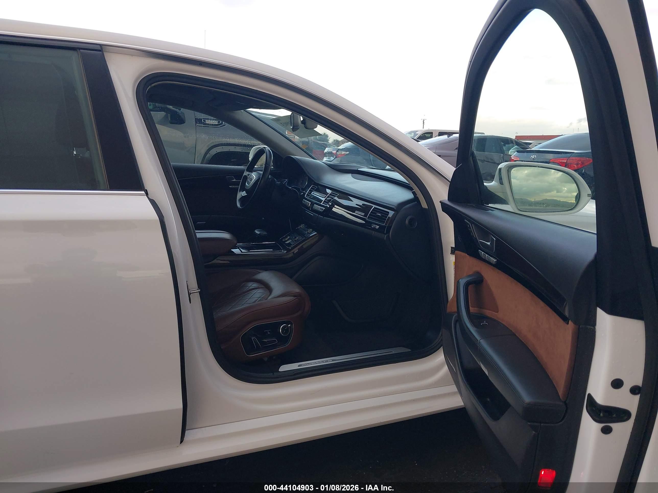 AUDI A8 image 5