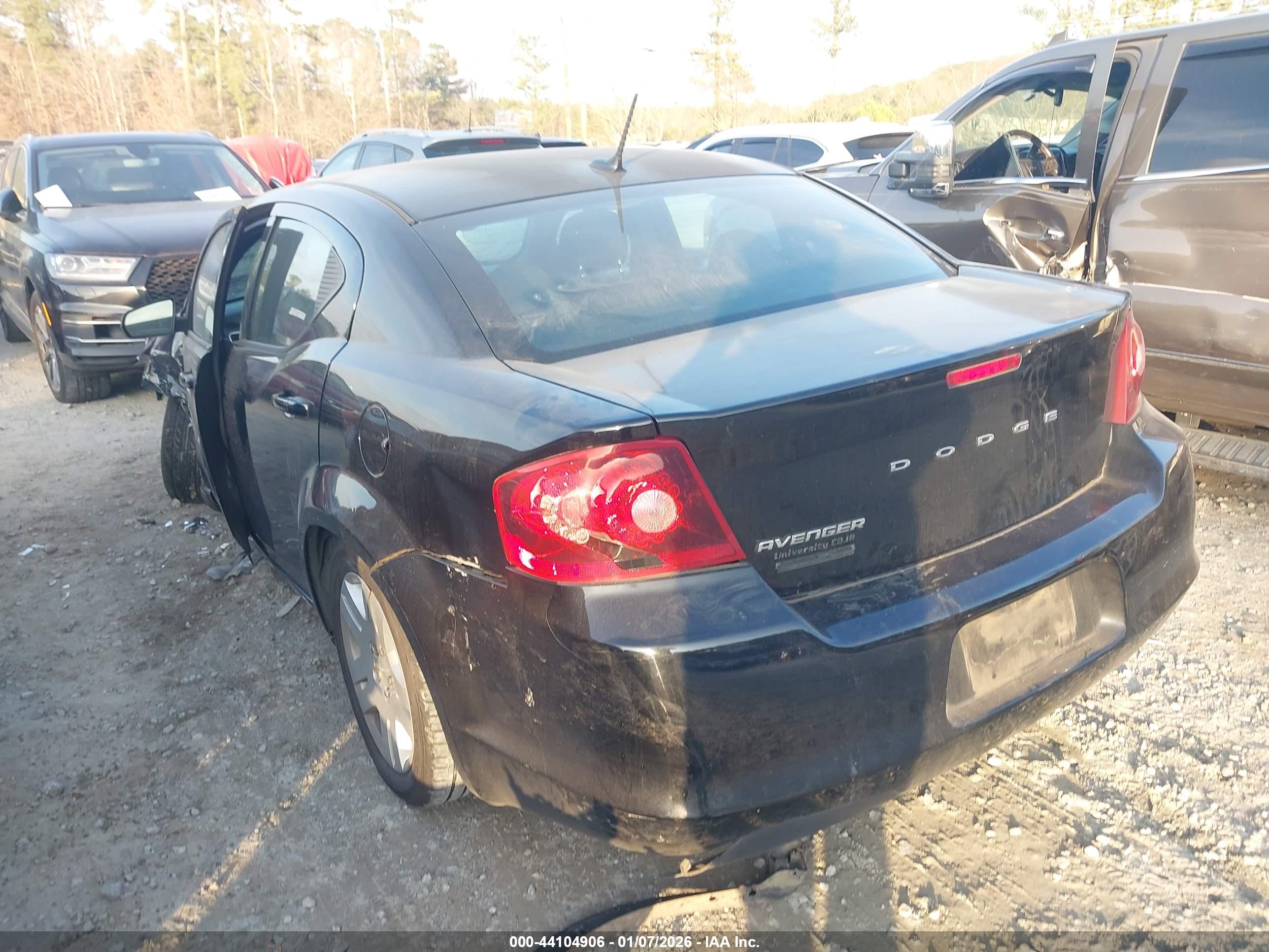 DODGE AVENGER image 3