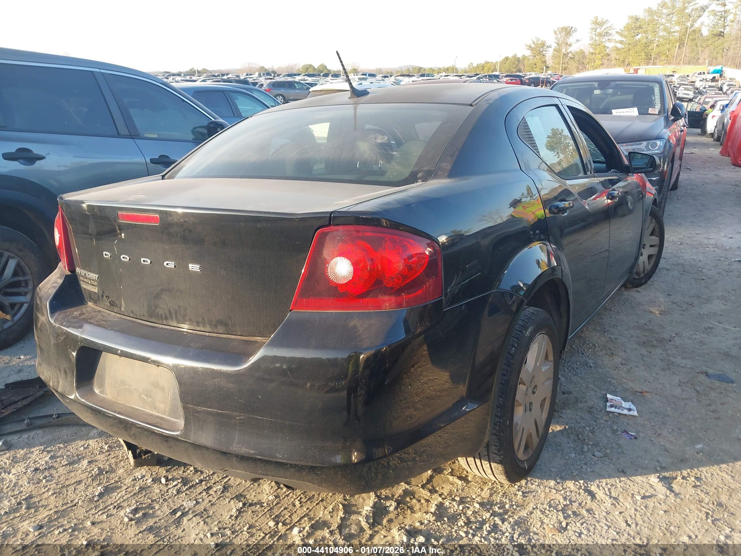 DODGE AVENGER image 4