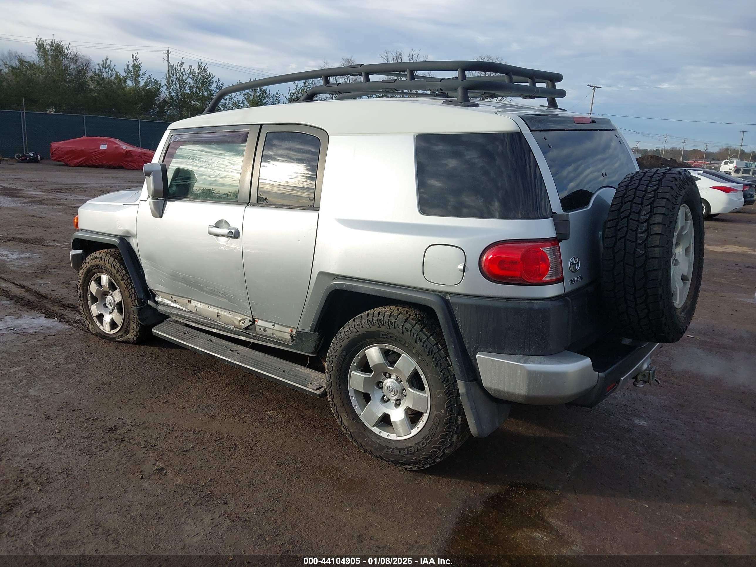 TOYOTA FJ image 3