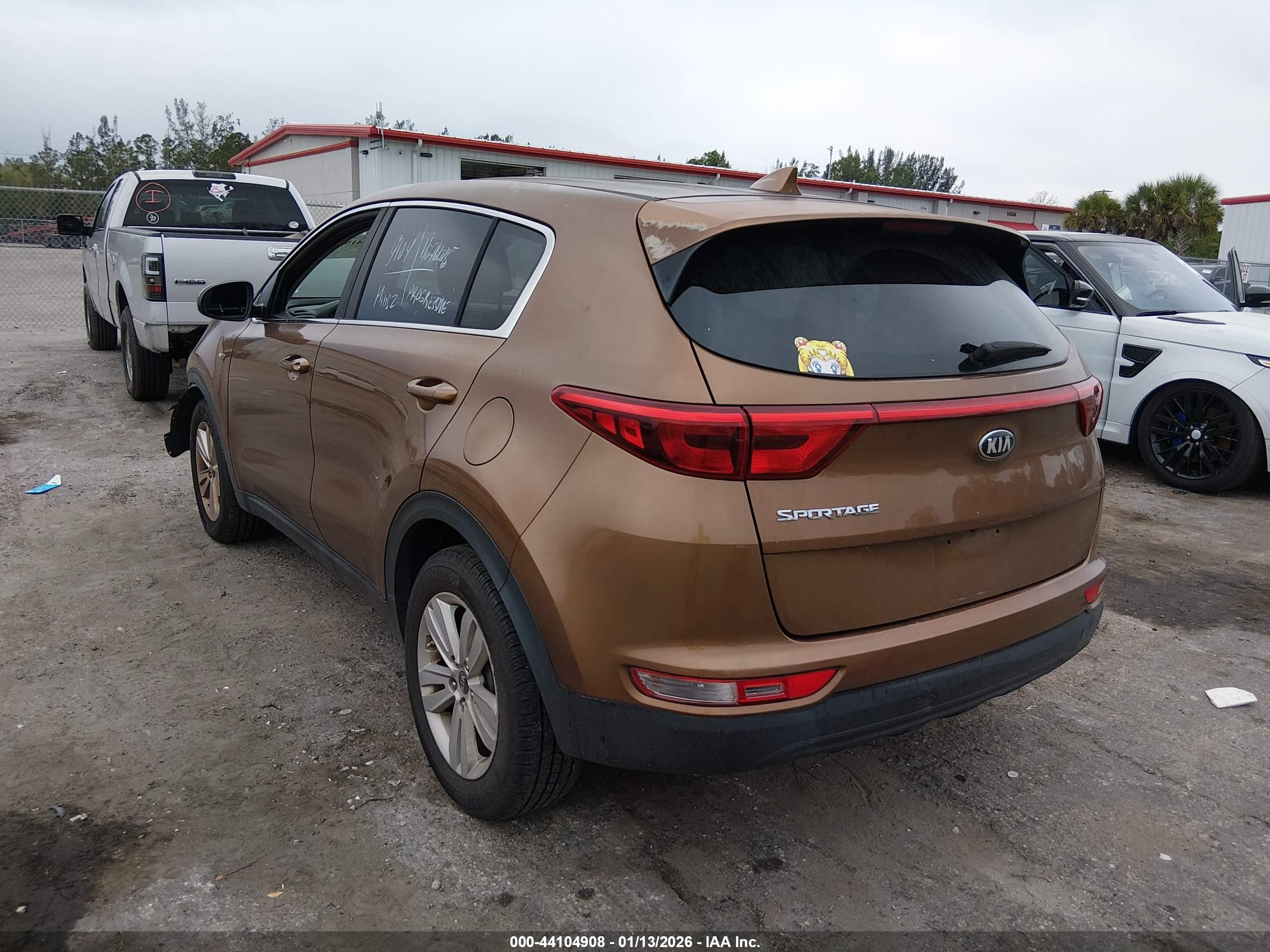 KIA SPORTAGE image 3
