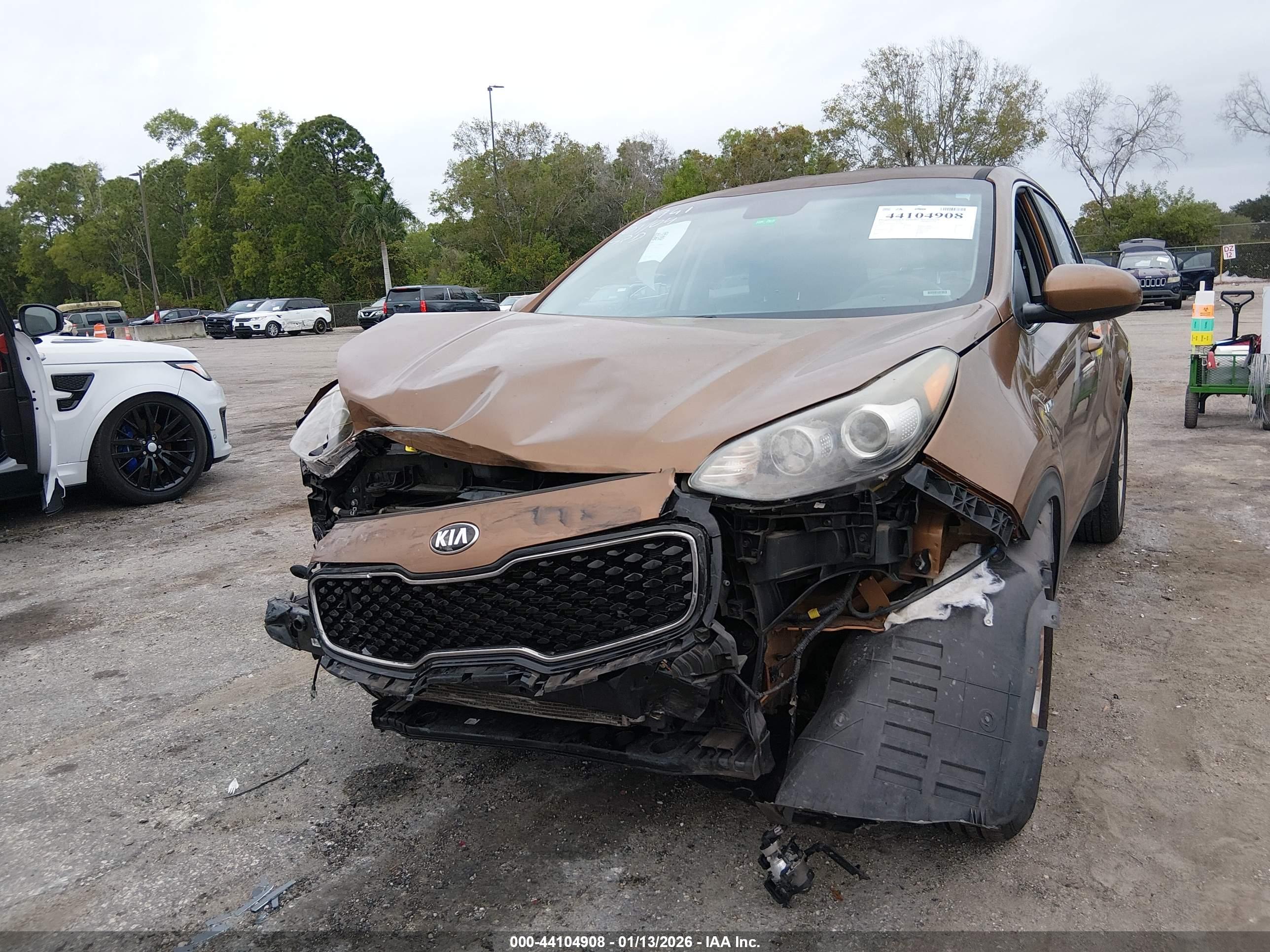 KIA SPORTAGE image 6