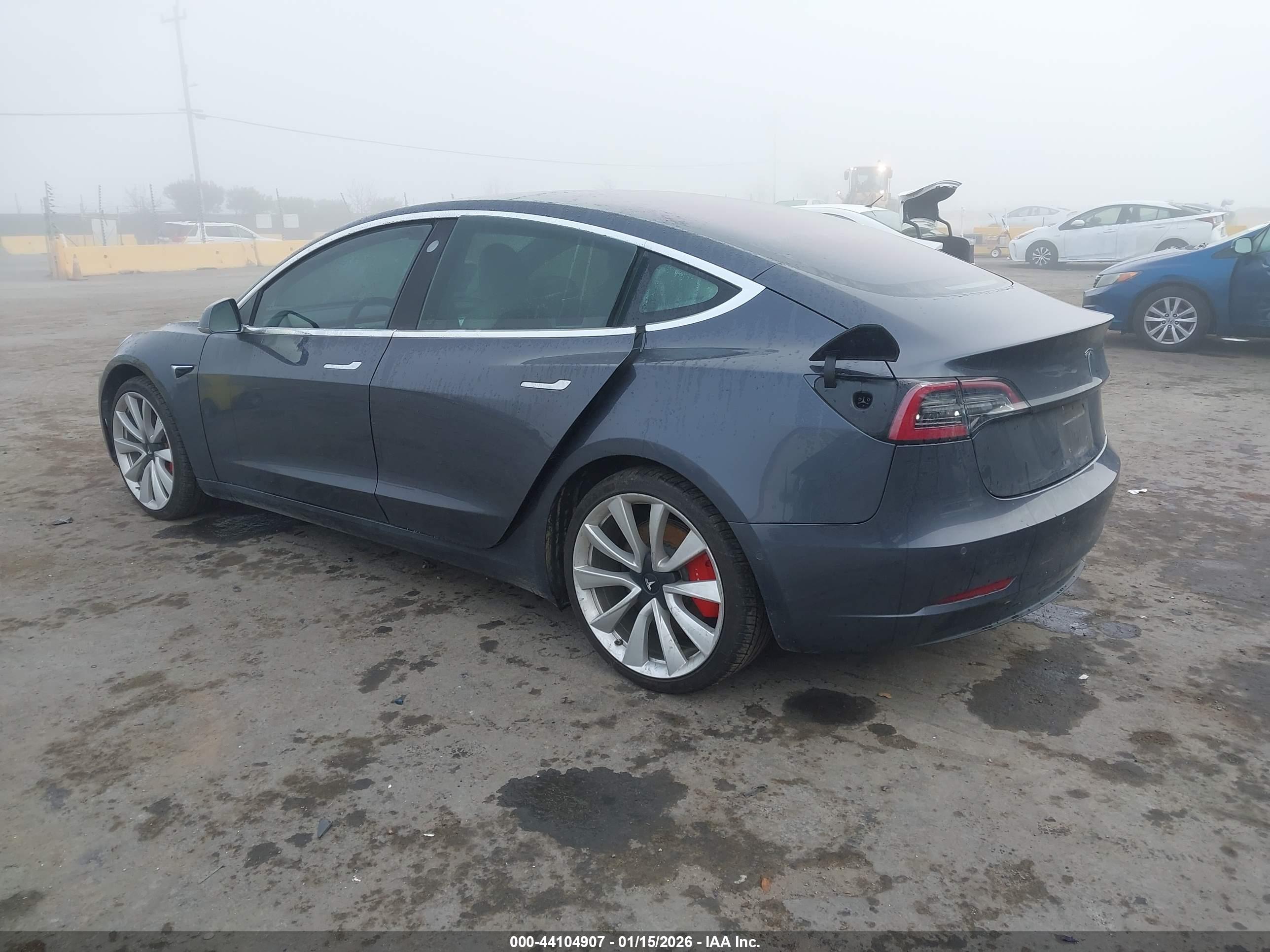 TESLA MODEL image 3