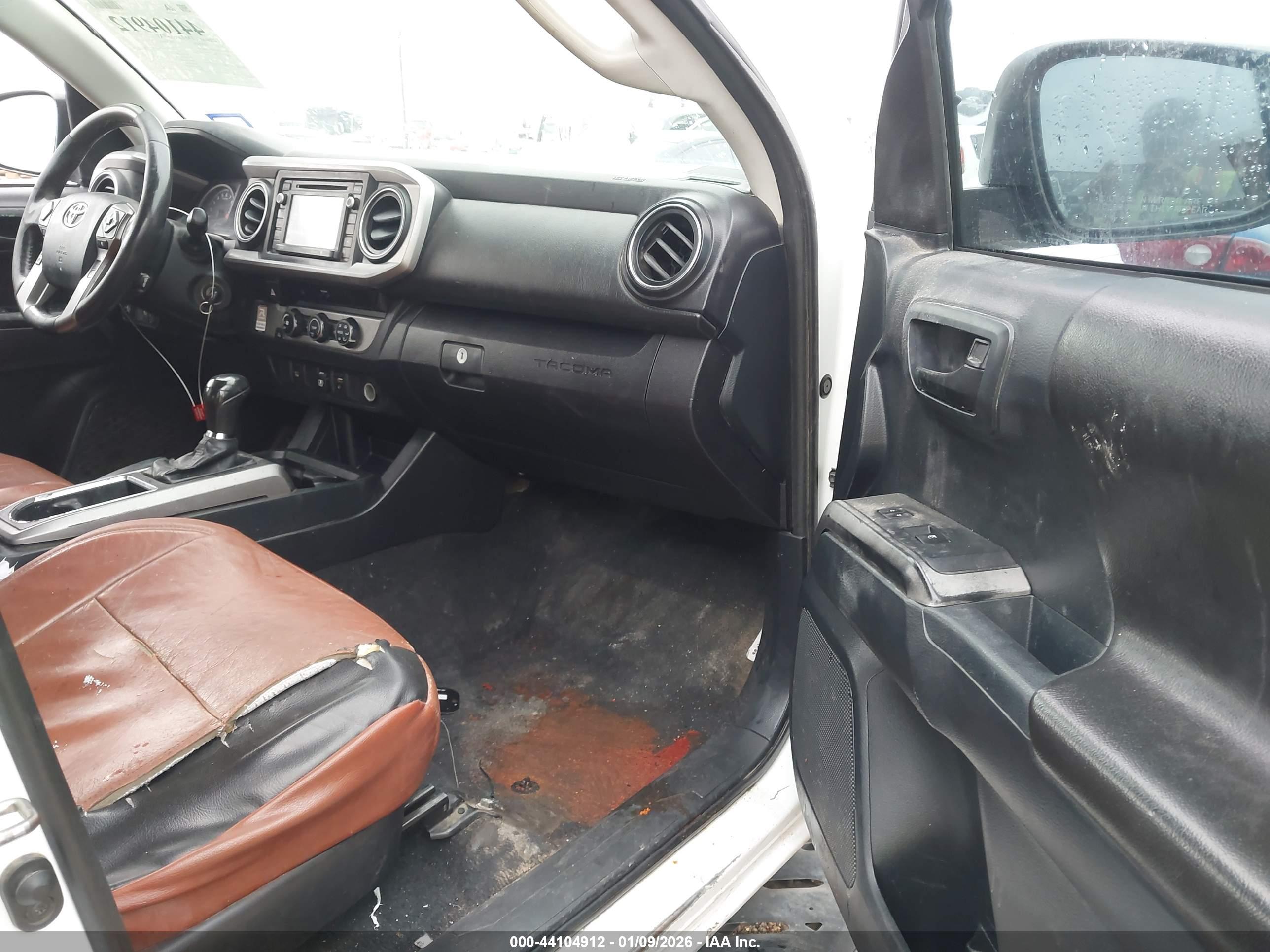 TOYOTA TACOMA image 5
