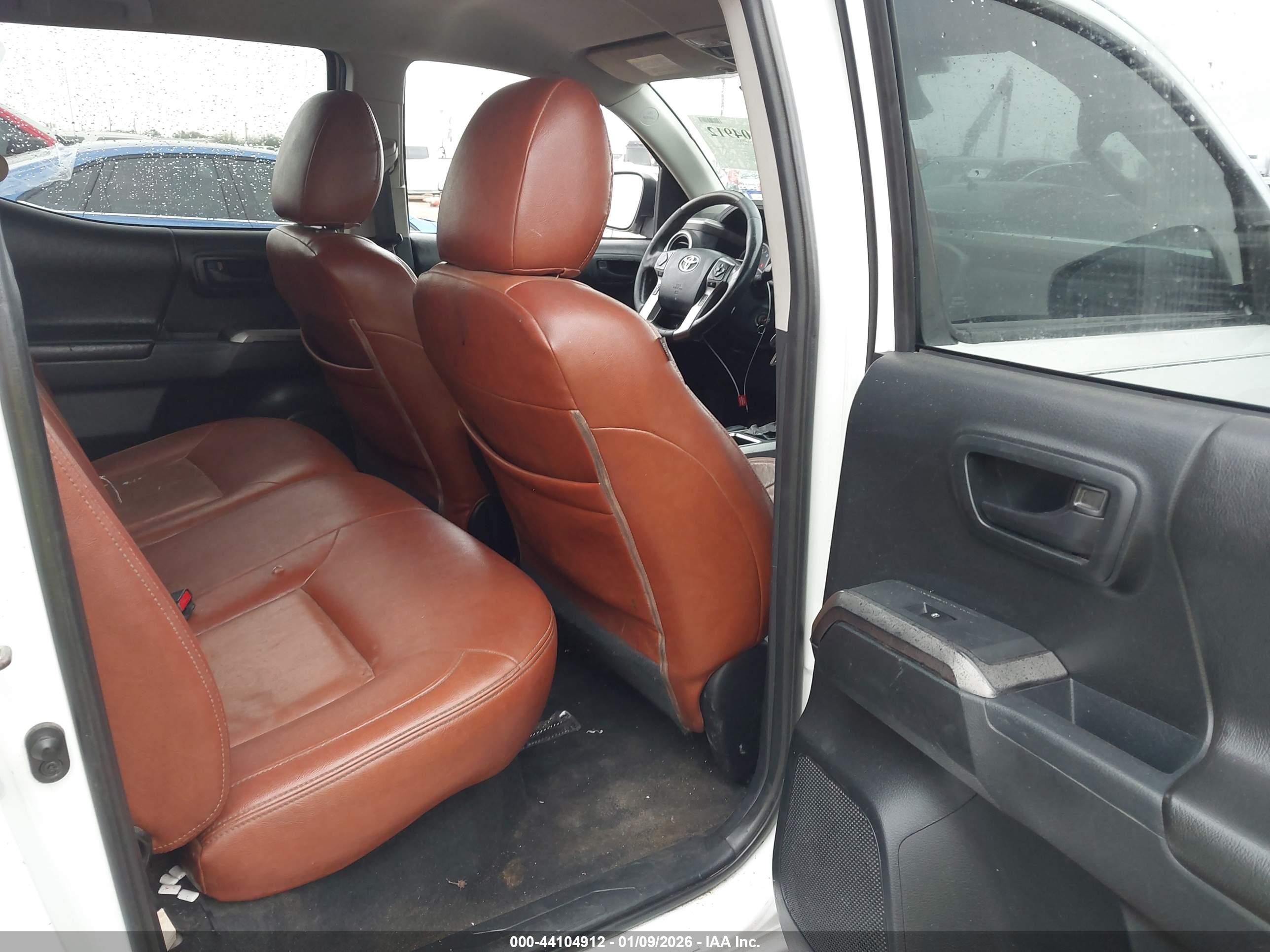 TOYOTA TACOMA image 8