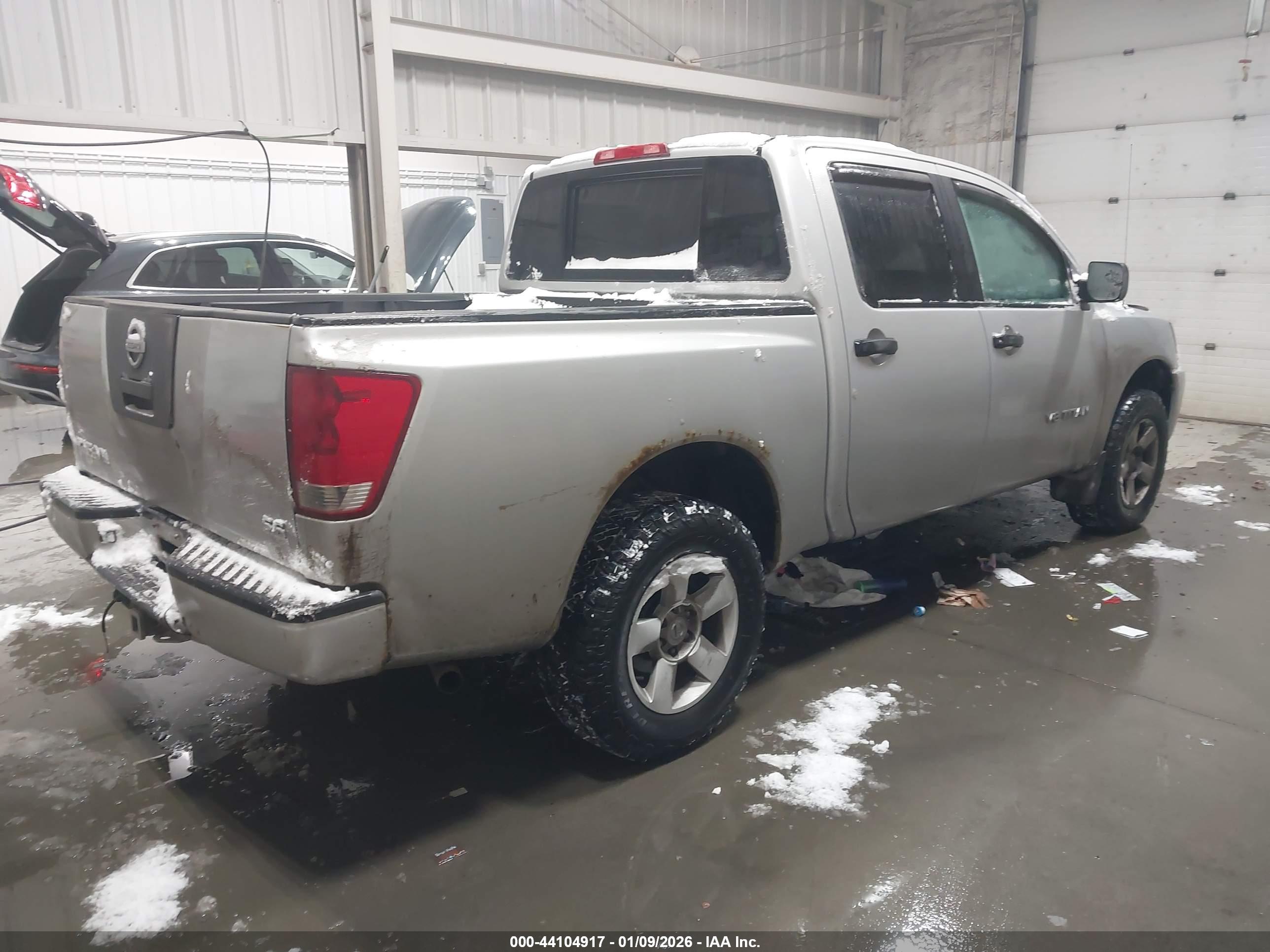NISSAN TITAN image 4