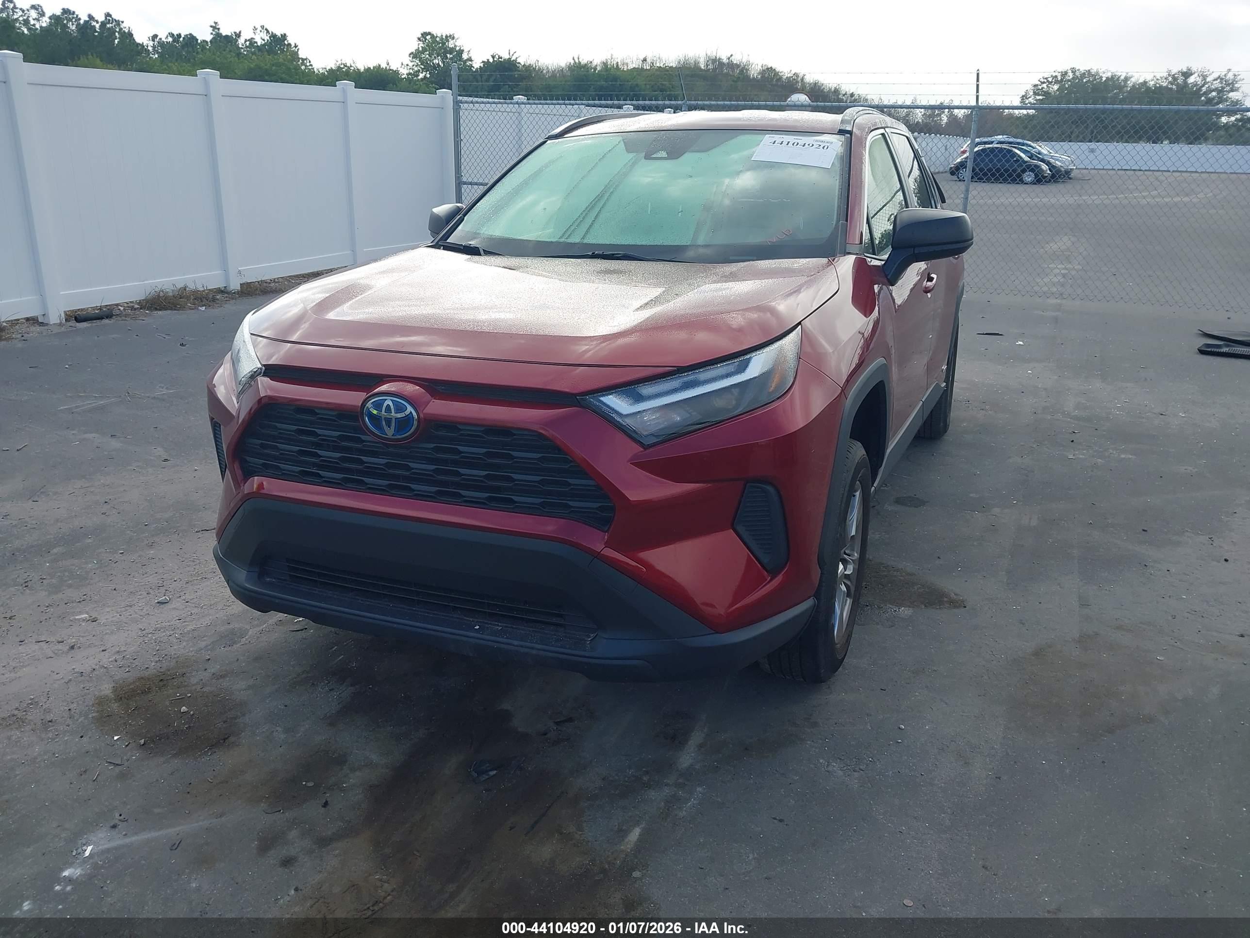 TOYOTA RAV4 image 2