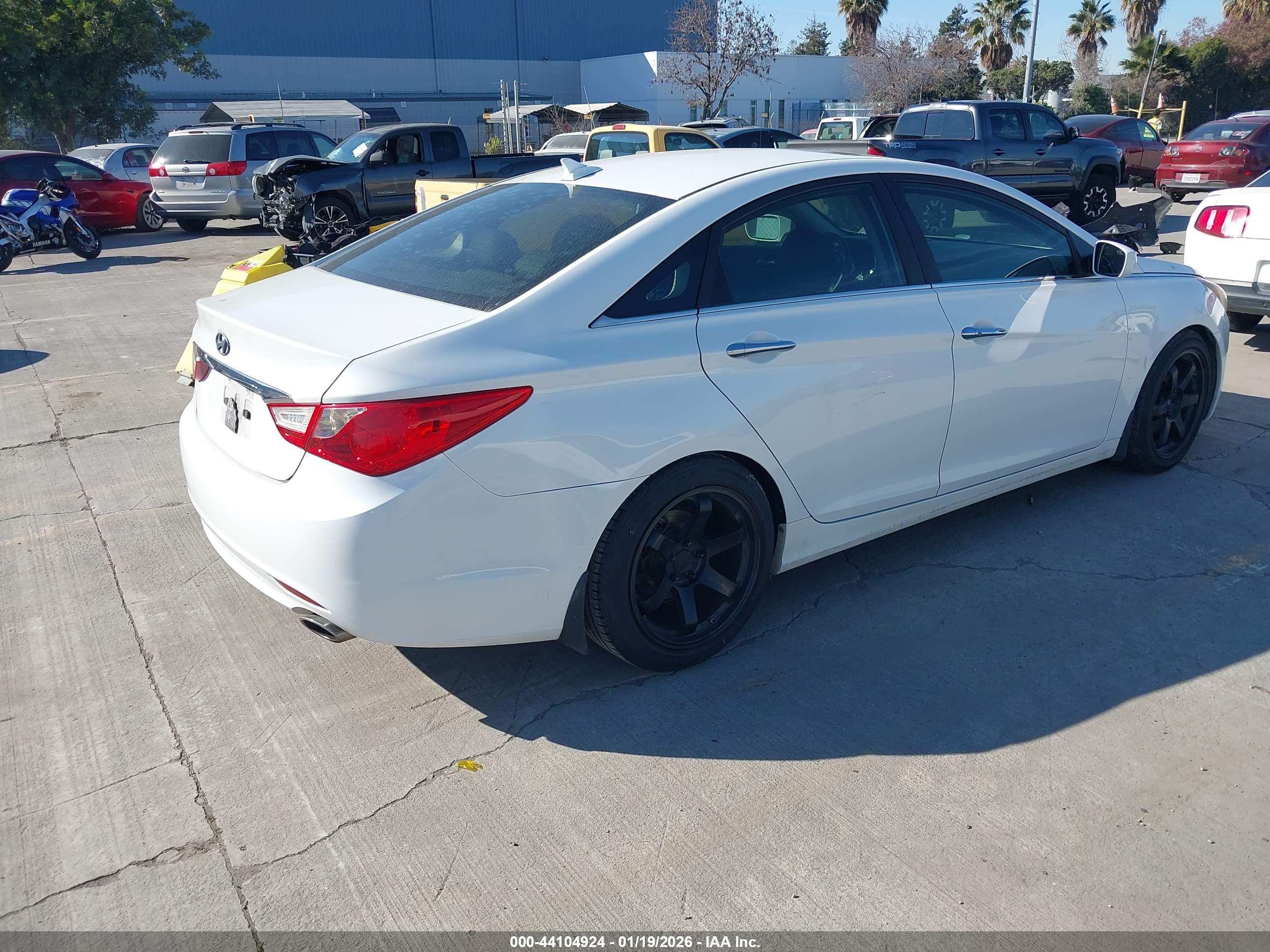 HYUNDAI SONATA image 4