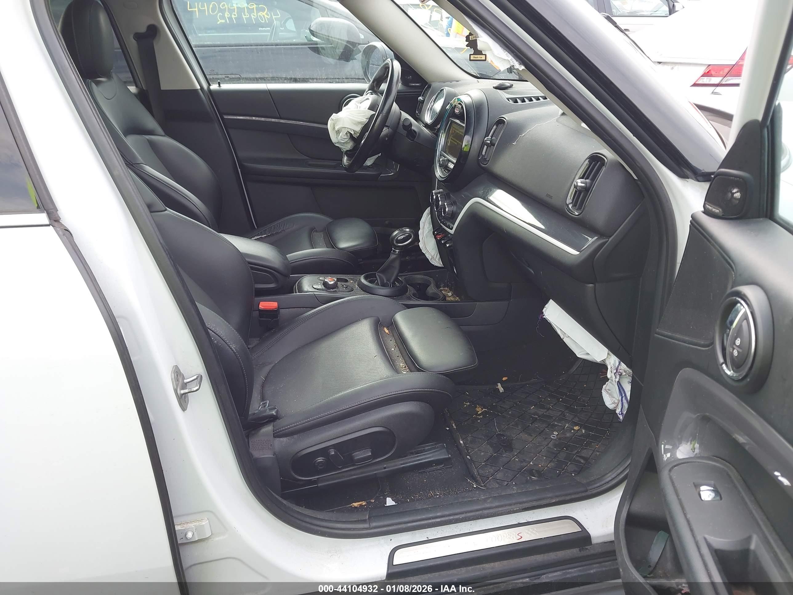 MINI COUNTRYMAN image 5