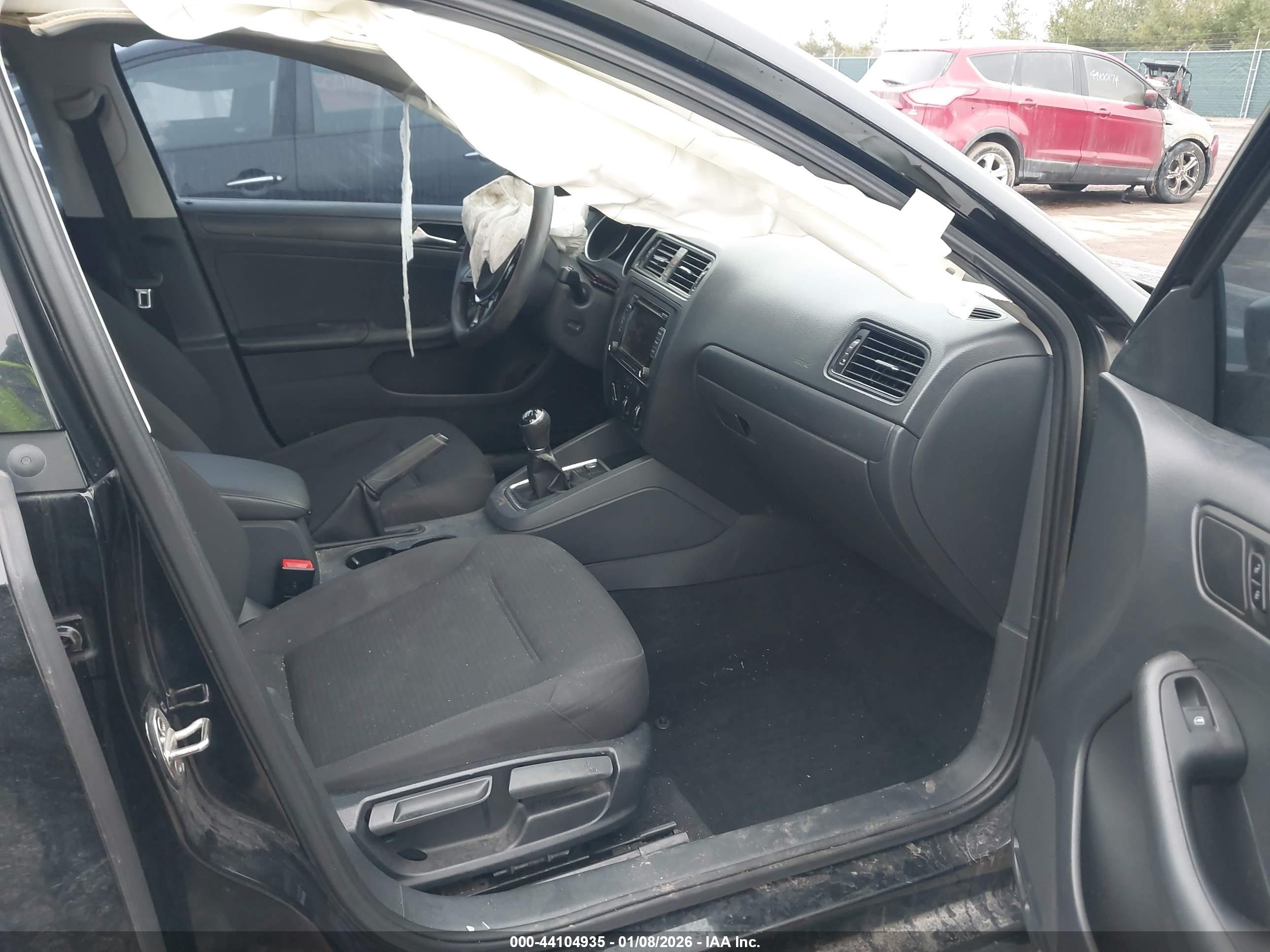 VOLKSWAGEN JETTA image 5