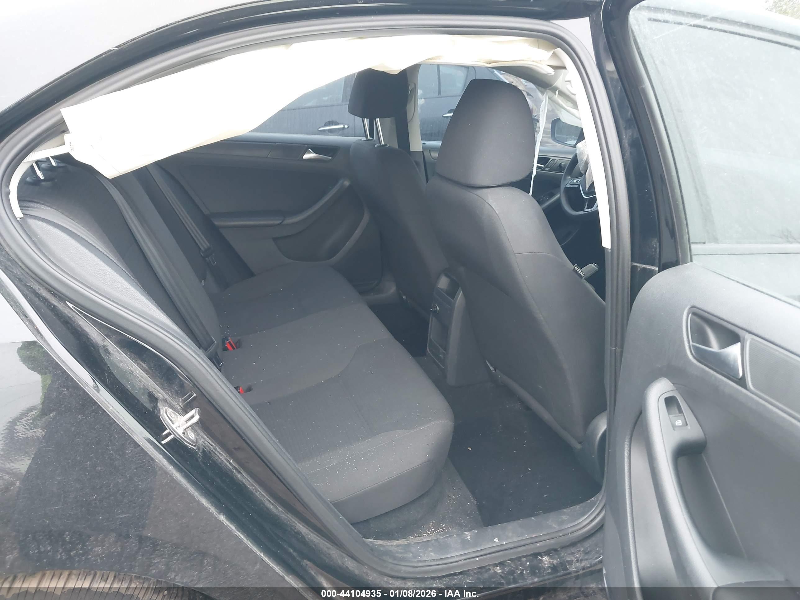VOLKSWAGEN JETTA image 8