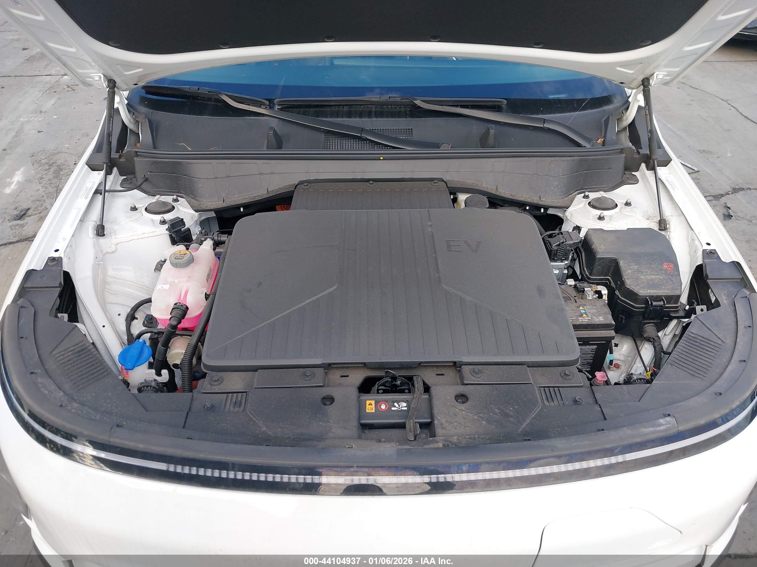 HYUNDAI KONA image 10