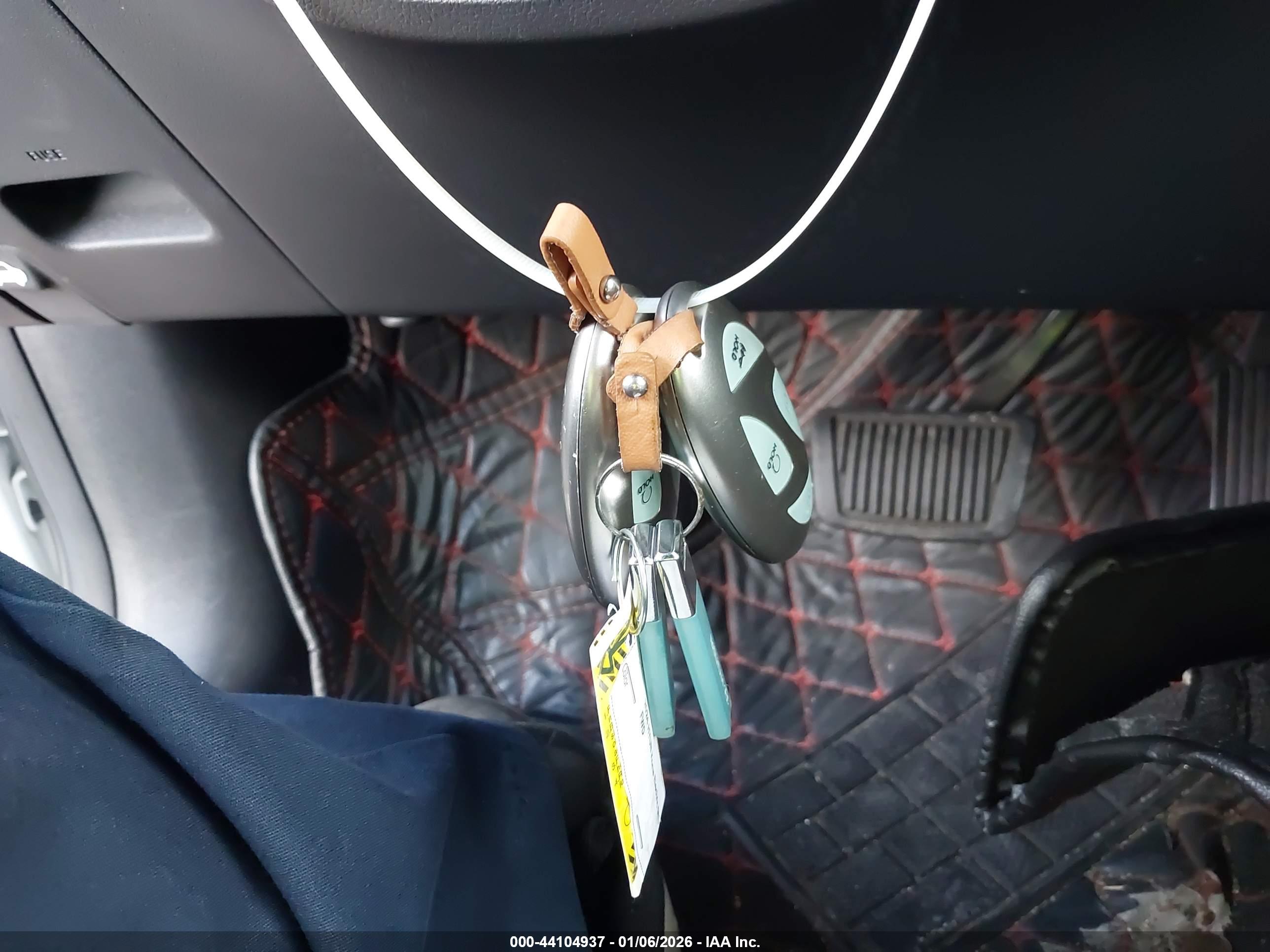 HYUNDAI KONA image 11