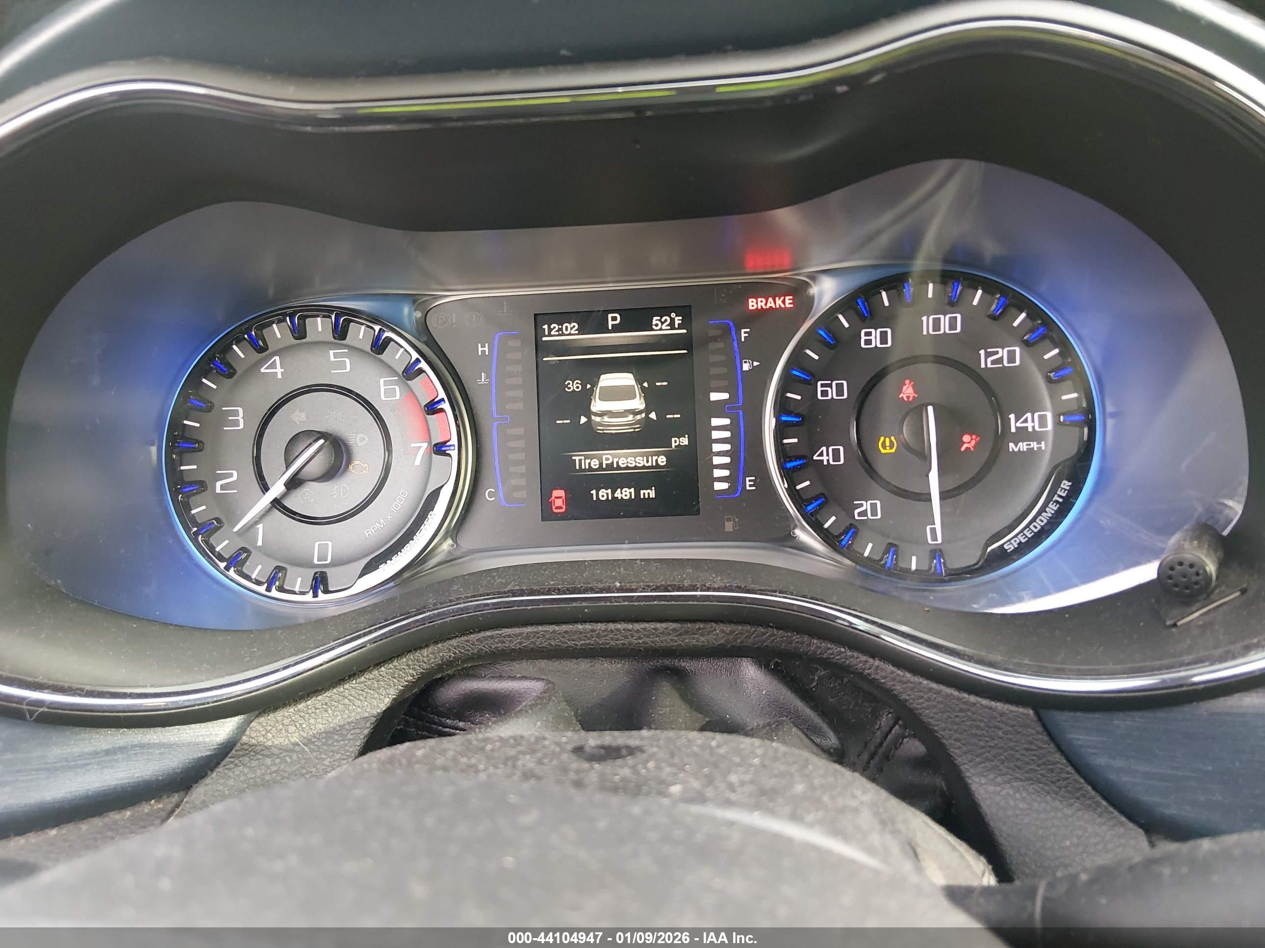 CHRYSLER 200 image 7