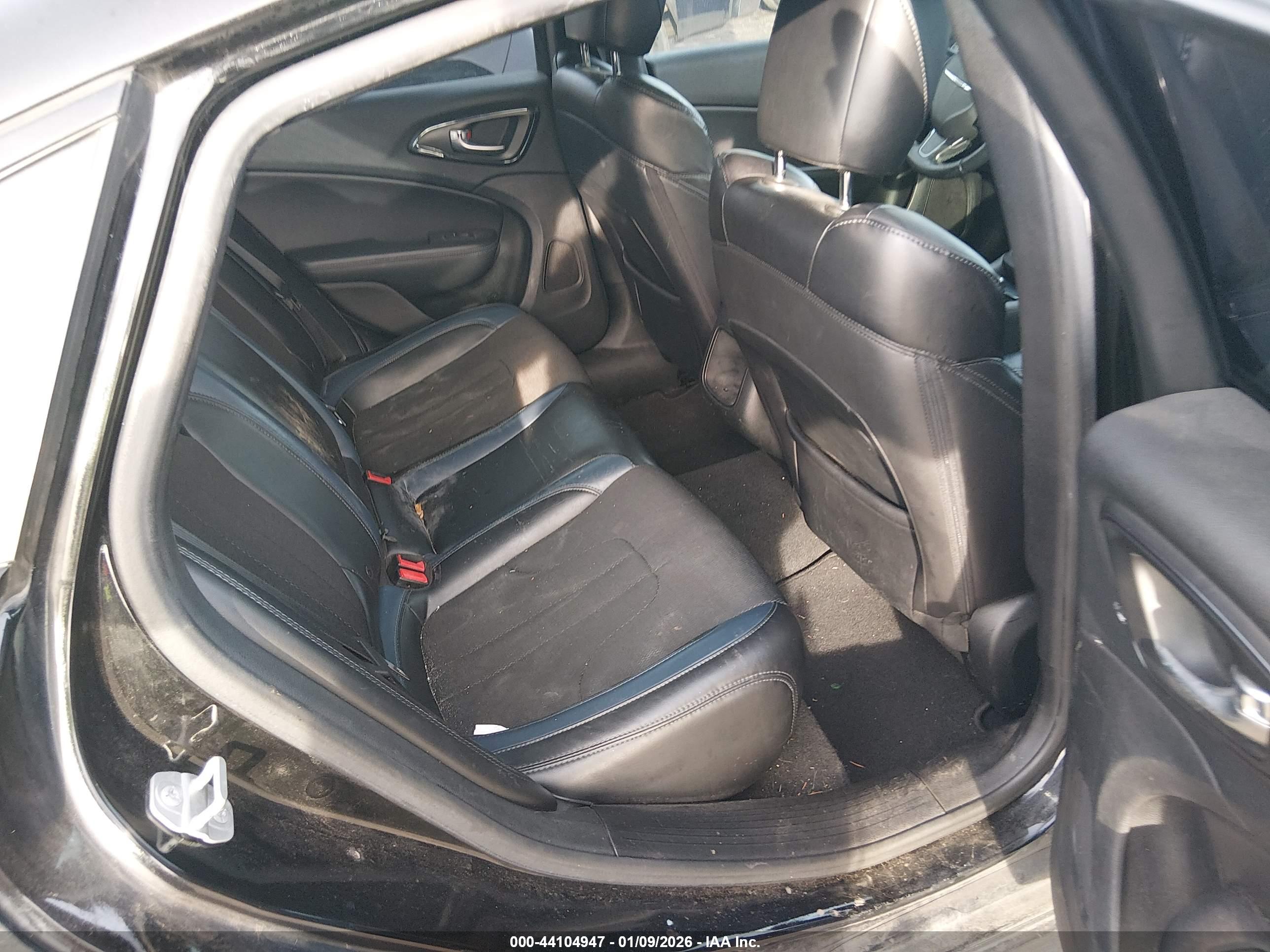 CHRYSLER 200 image 8