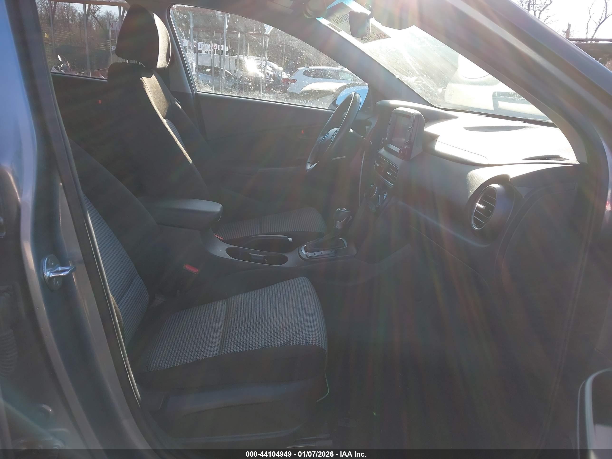HYUNDAI KONA image 5