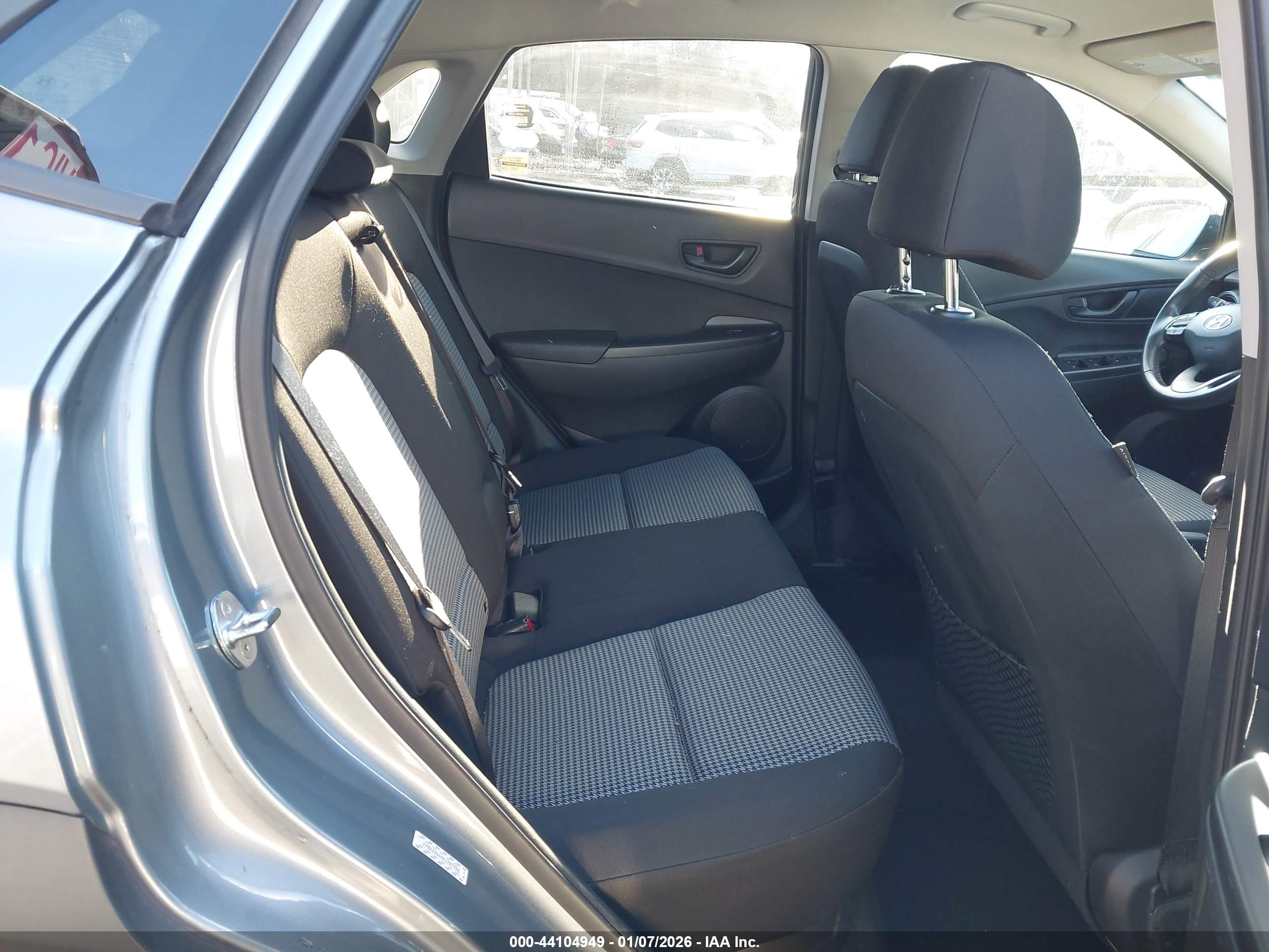 HYUNDAI KONA image 8