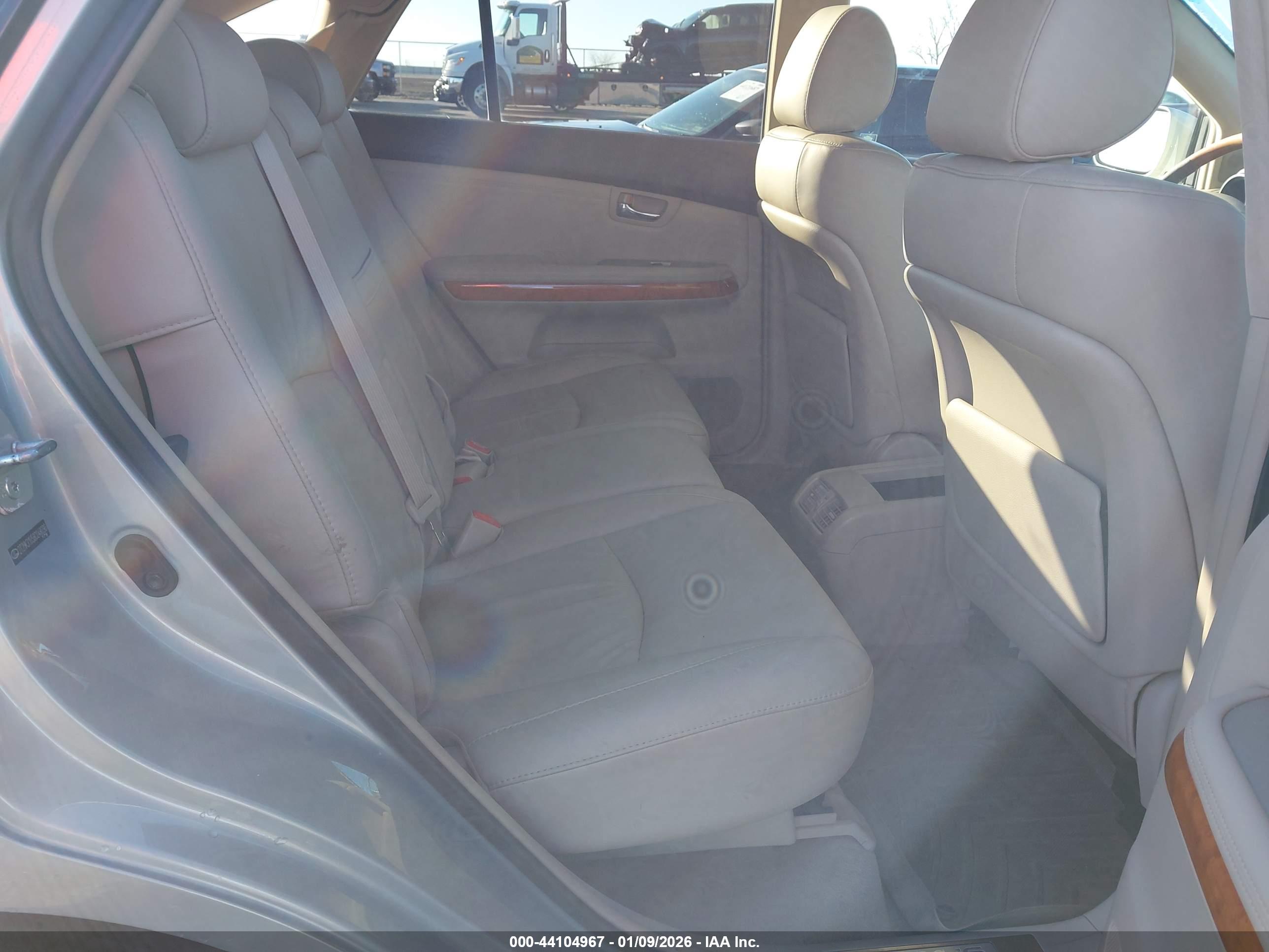 LEXUS RX image 8
