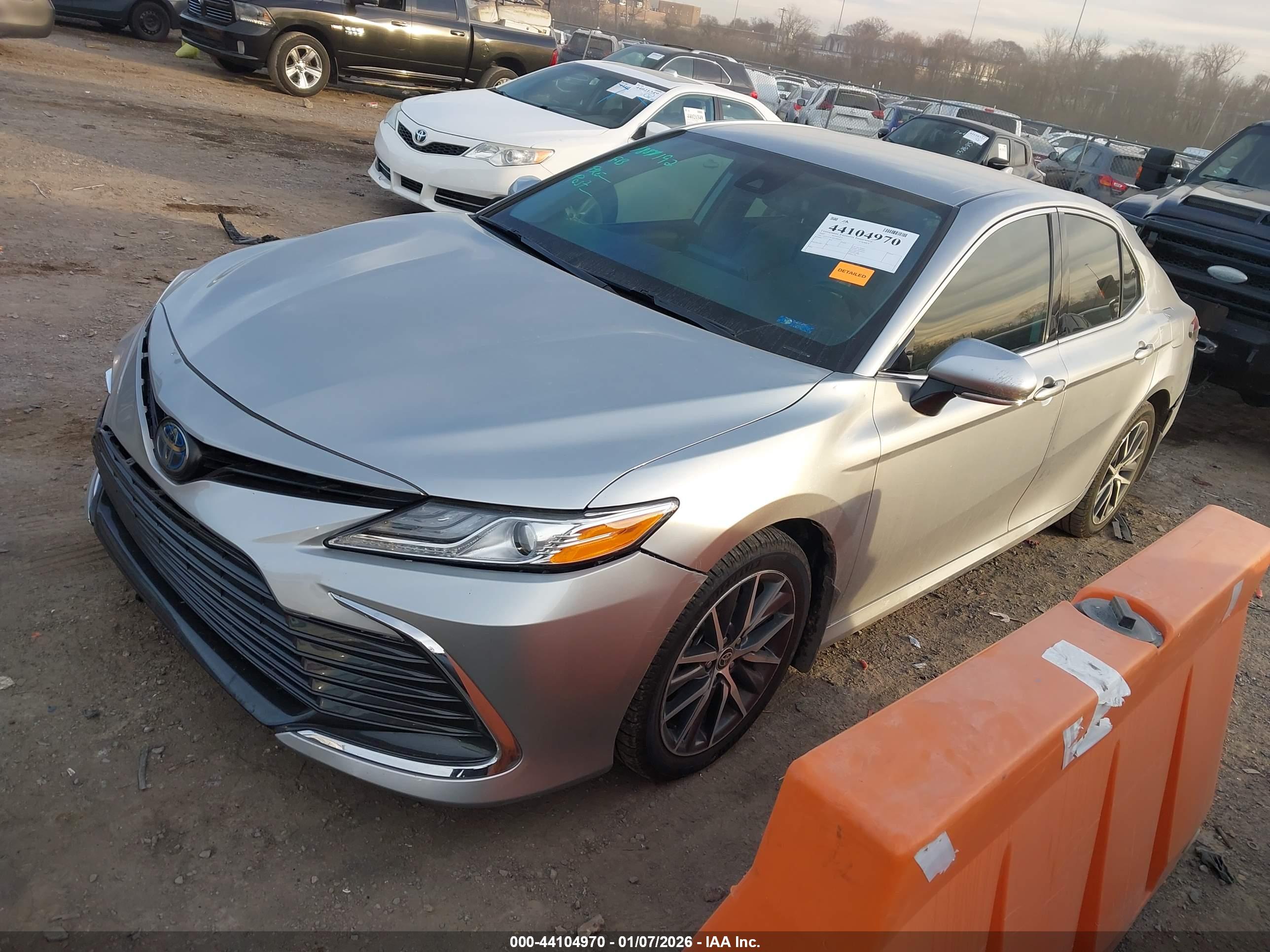 TOYOTA CAMRY image 2