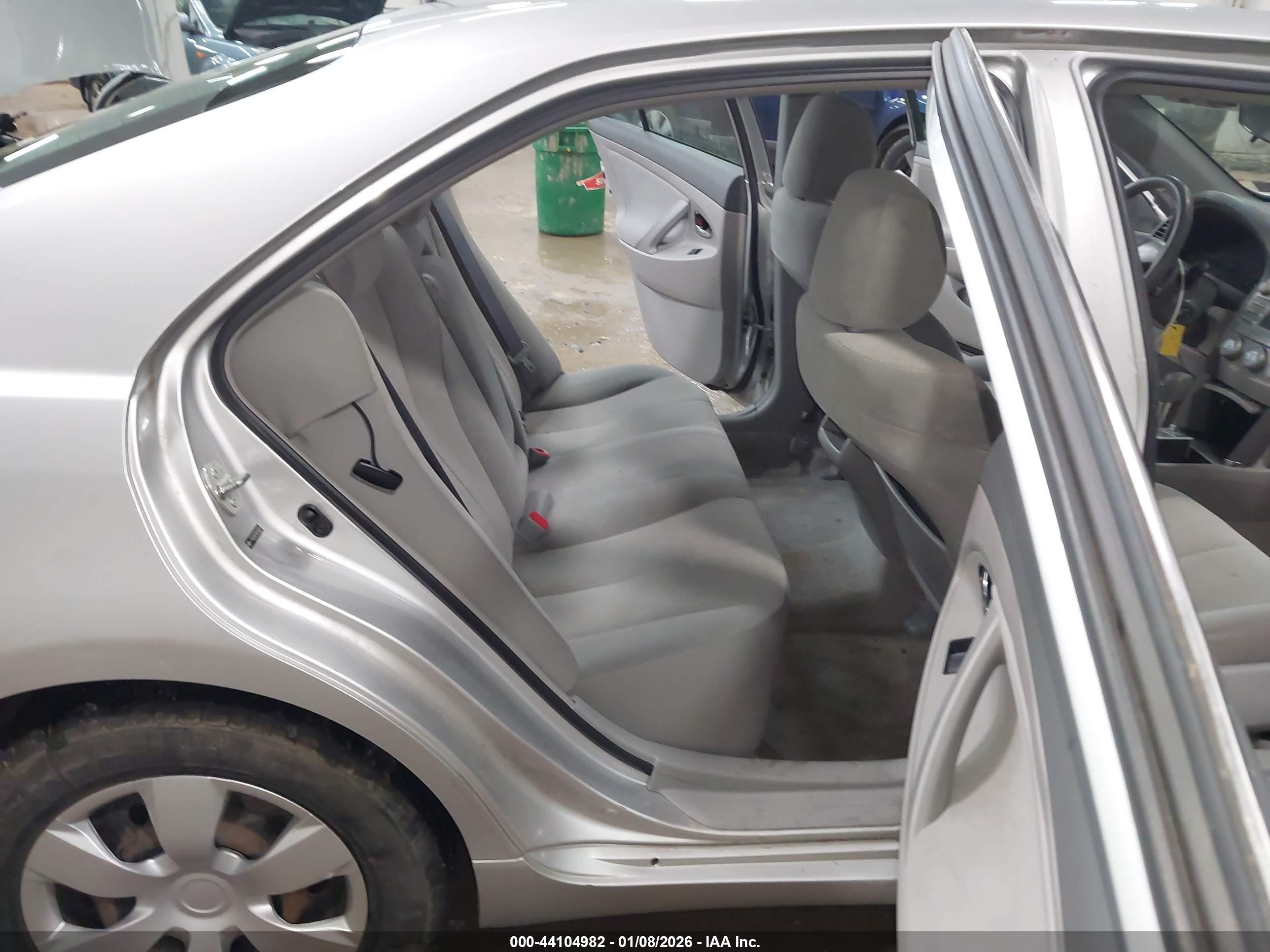 TOYOTA CAMRY image 8
