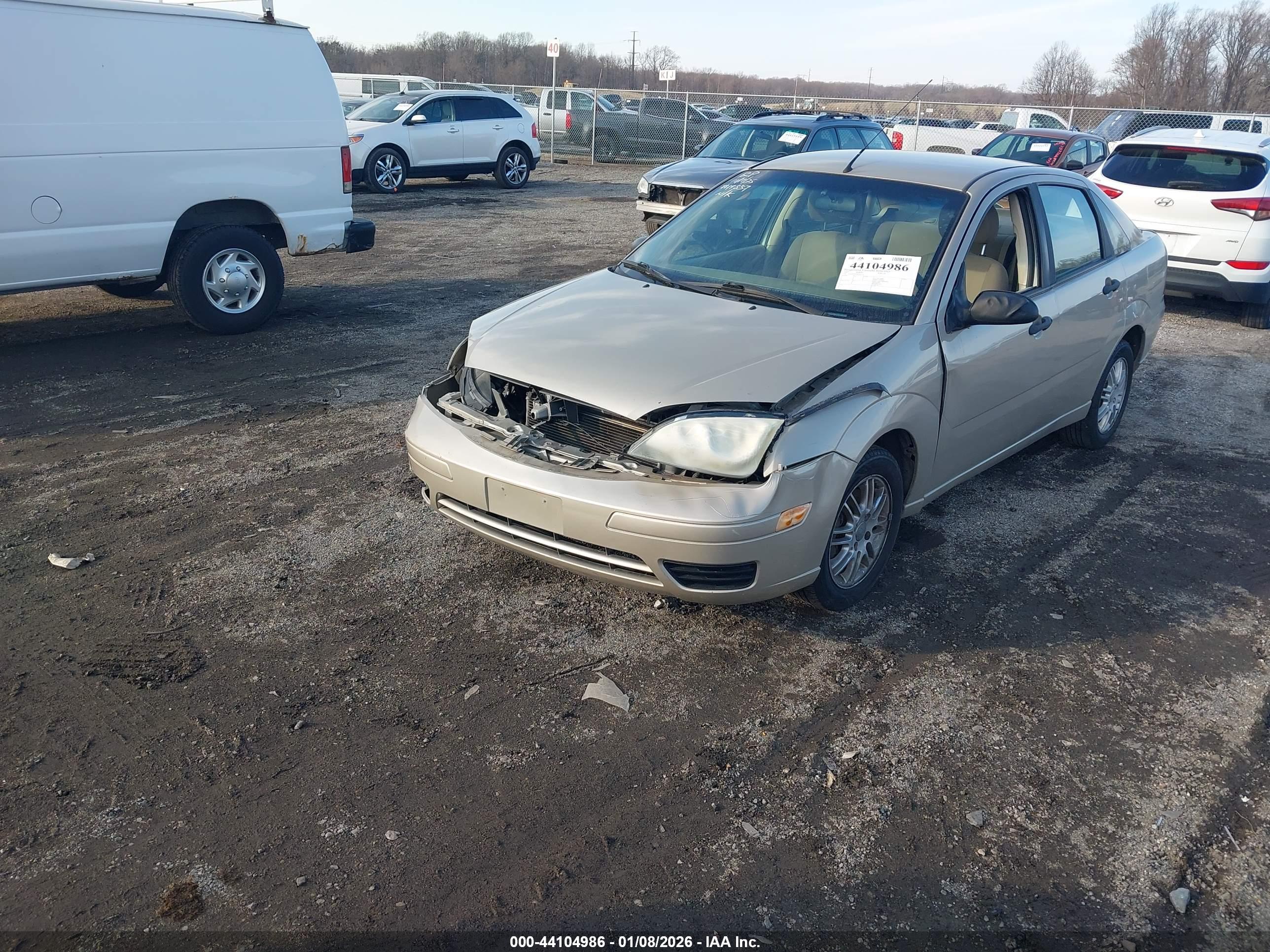 FORD FOCUS image 2