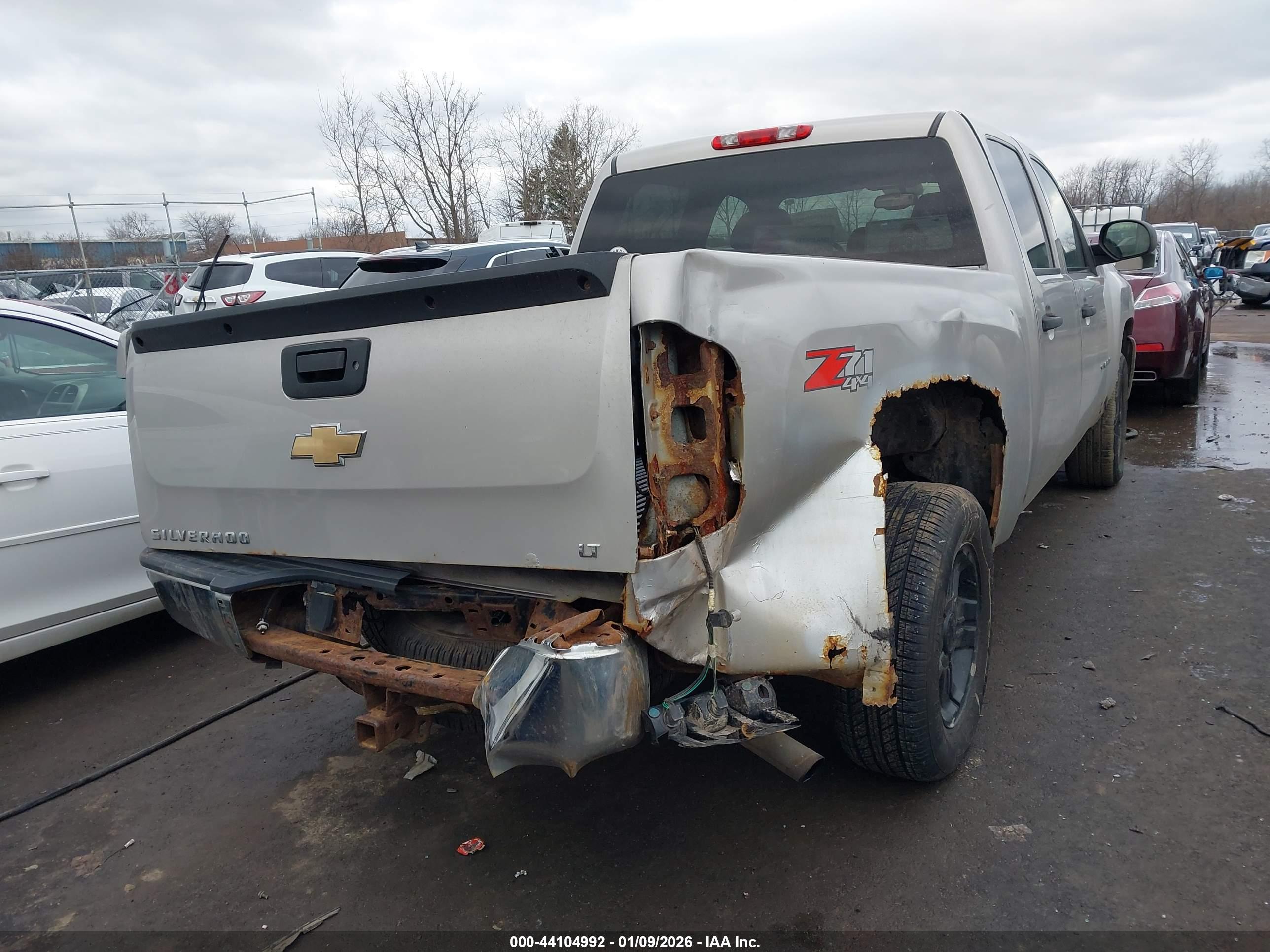 CHEVROLET SILVERADO image 4