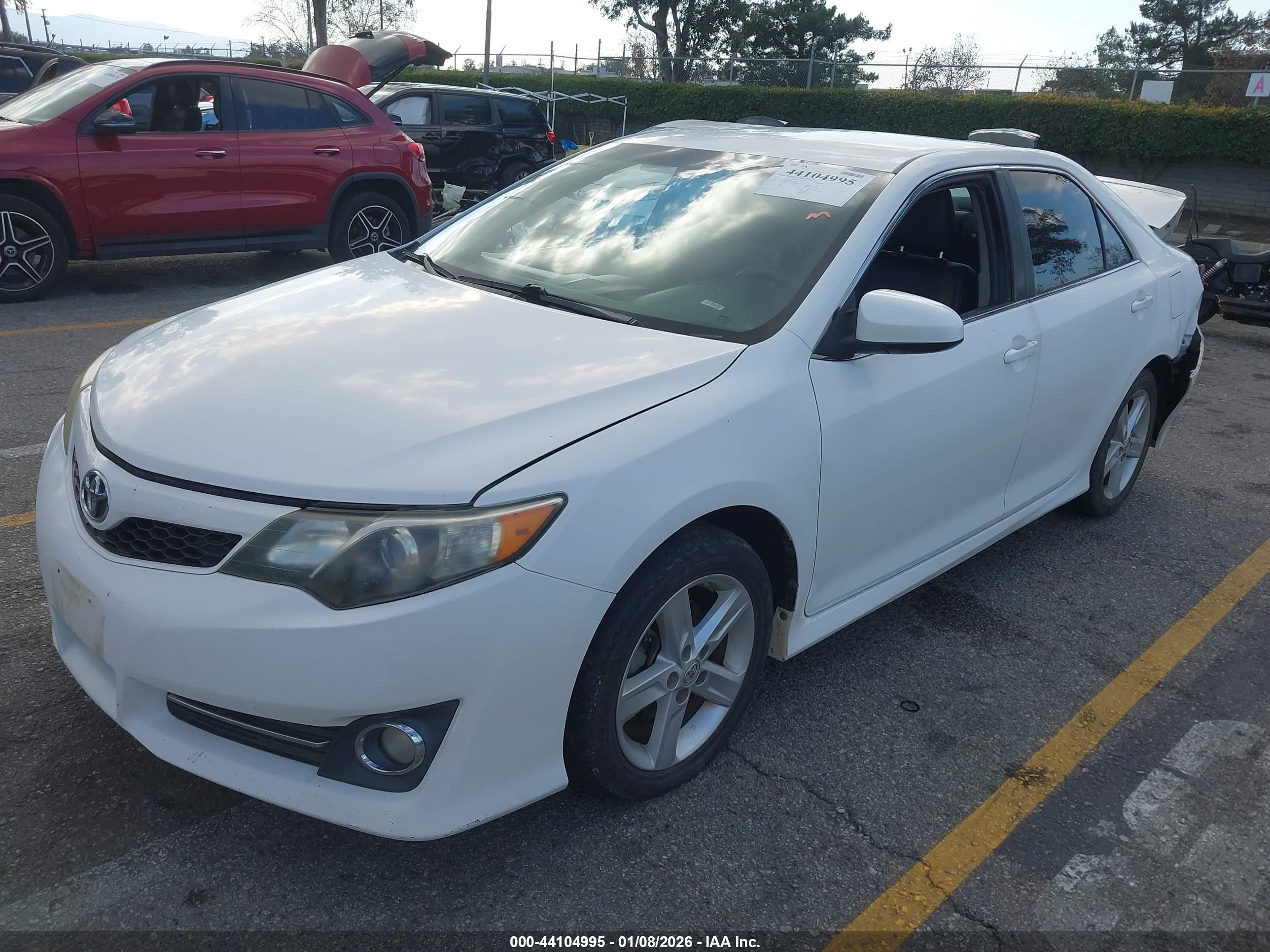 TOYOTA CAMRY image 2