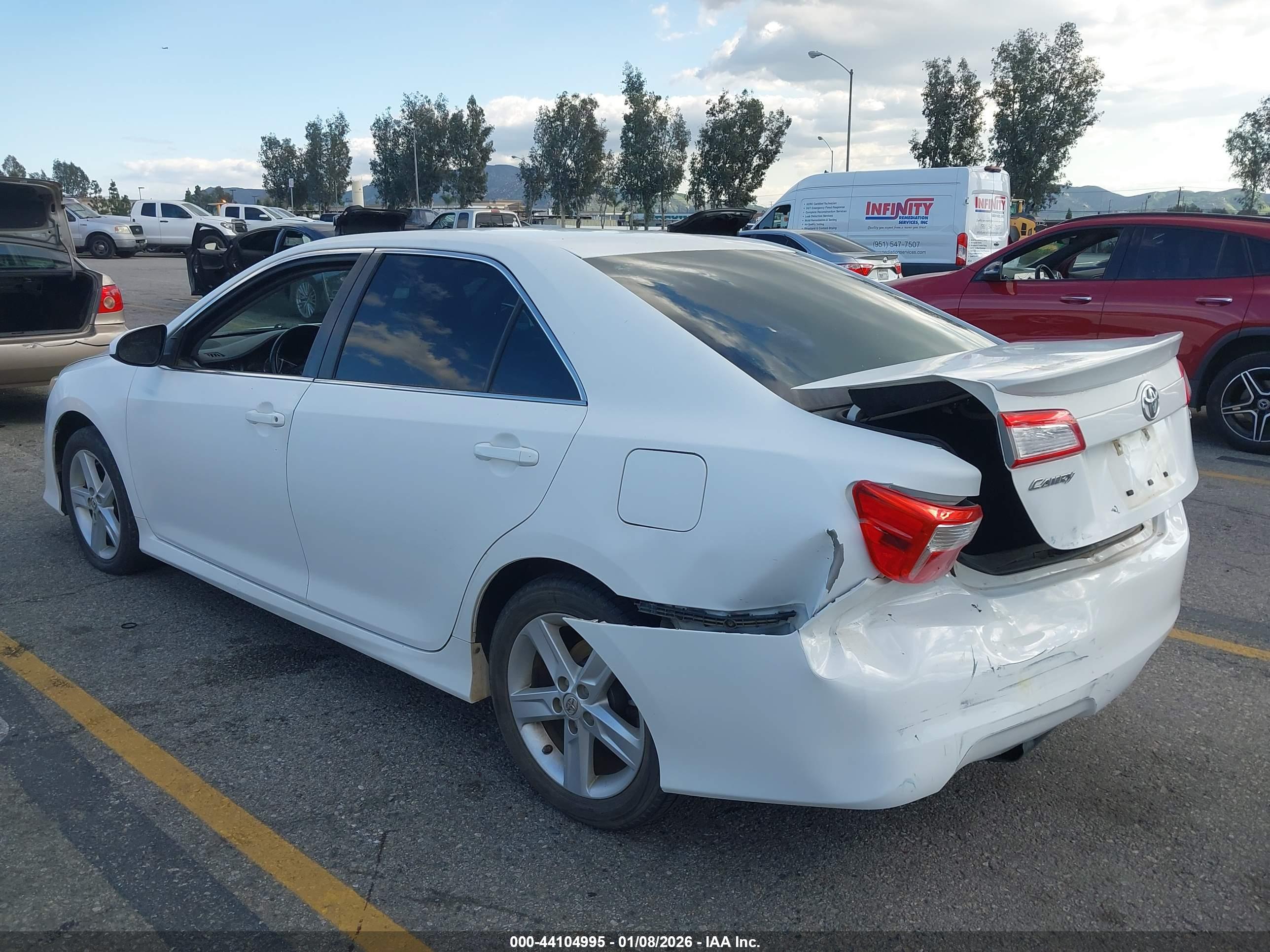 TOYOTA CAMRY image 3