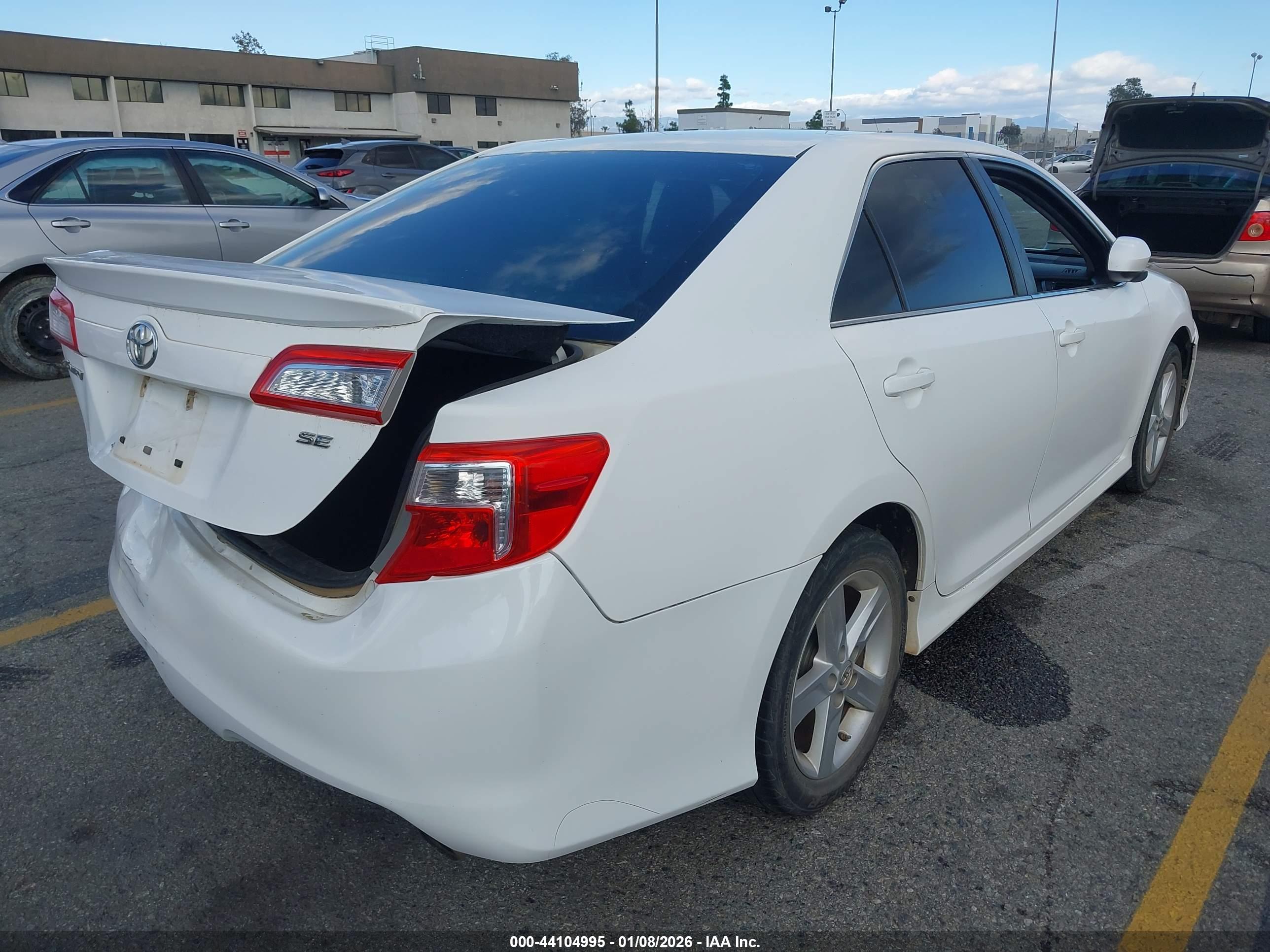 TOYOTA CAMRY image 4
