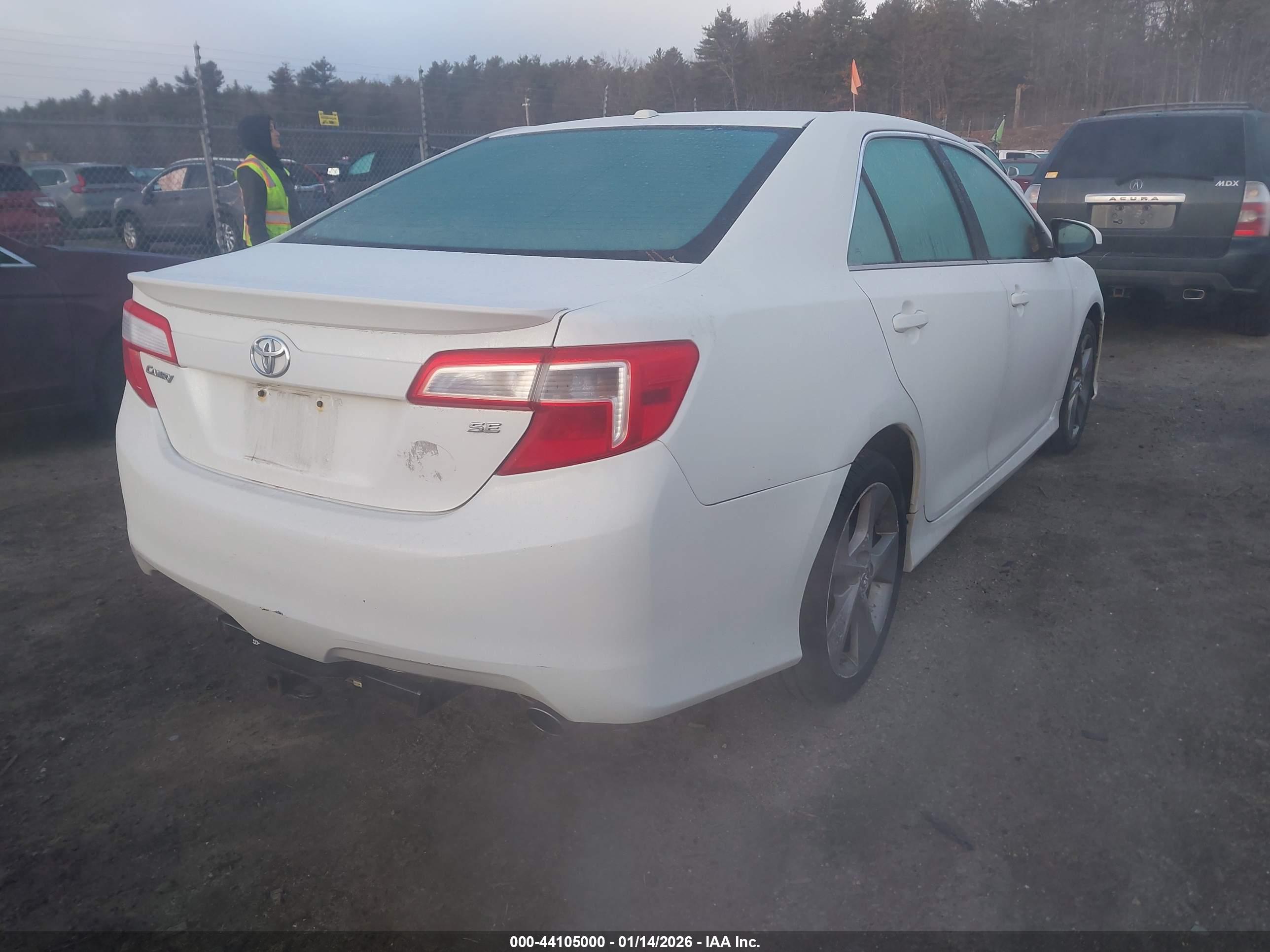 TOYOTA CAMRY image 4