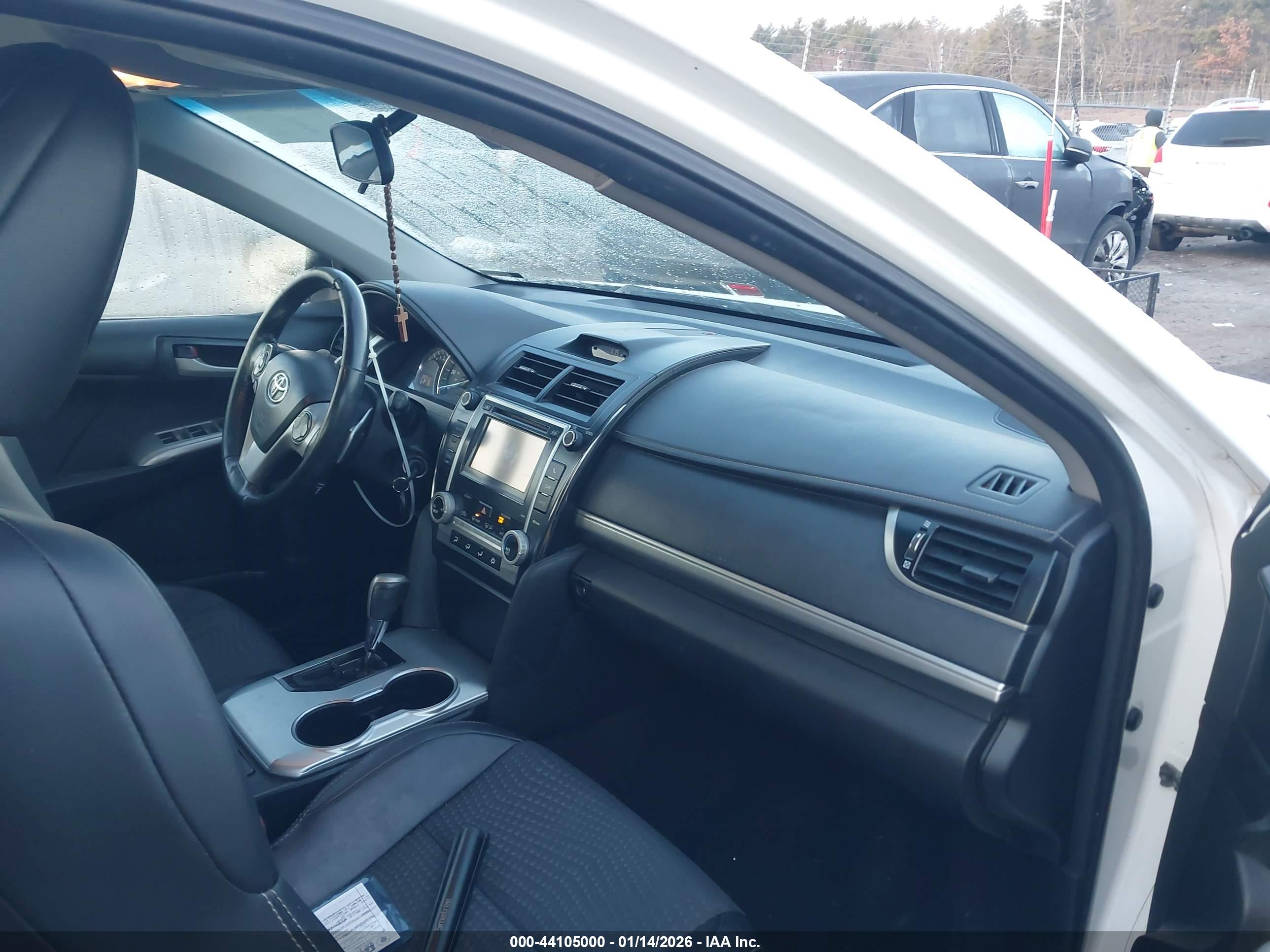 TOYOTA CAMRY image 5