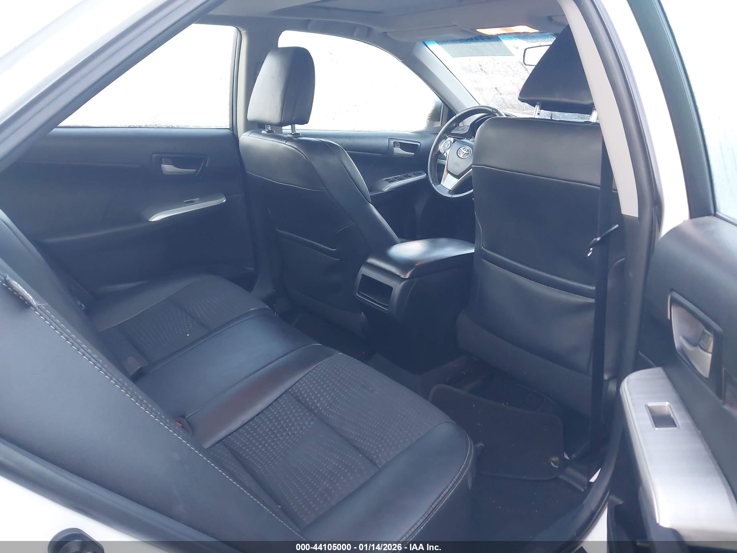 TOYOTA CAMRY image 8